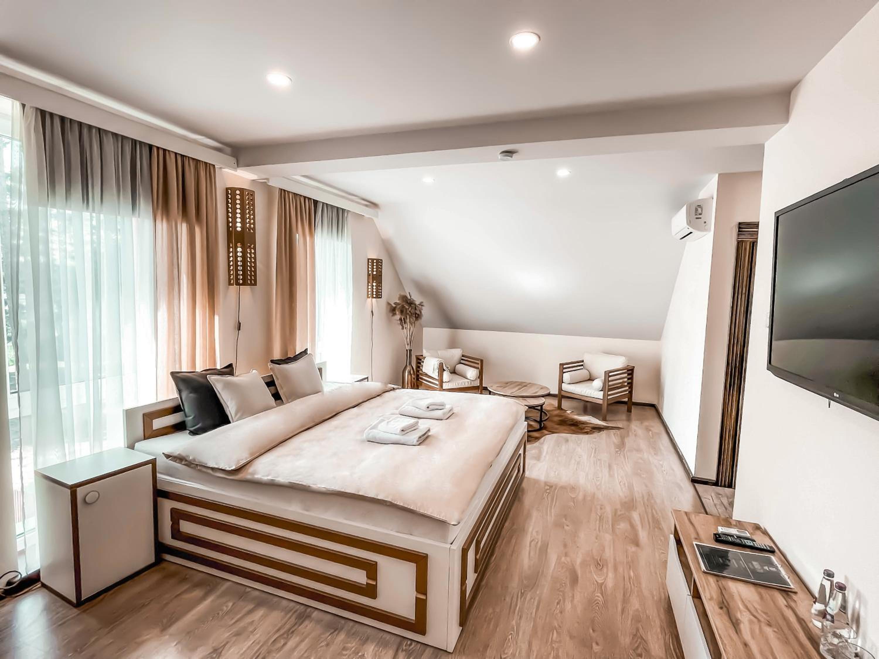 Queen Room - Photo 1