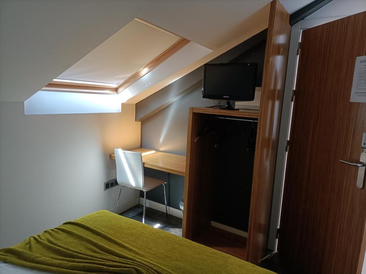 Standard Single Room with Shower