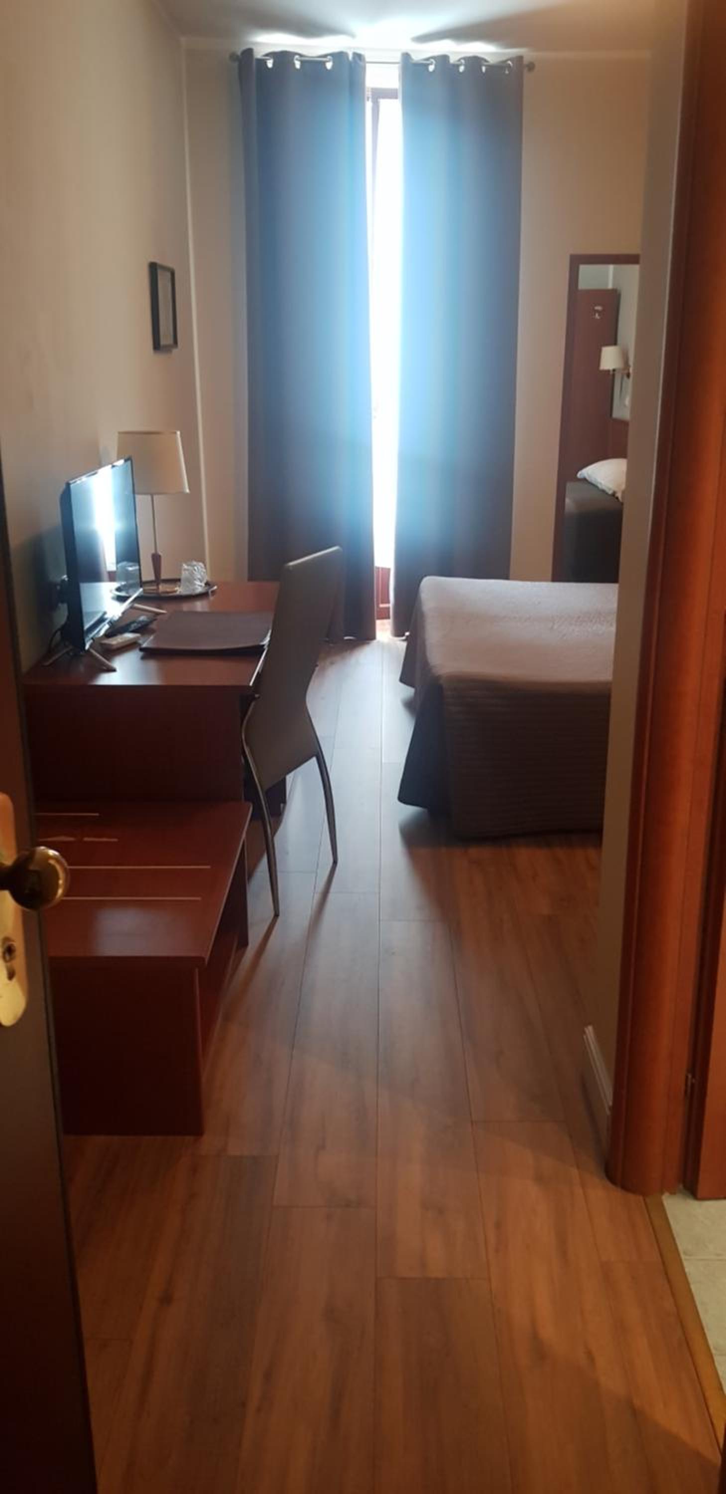 Double Room (1 Adult) - Photo 10