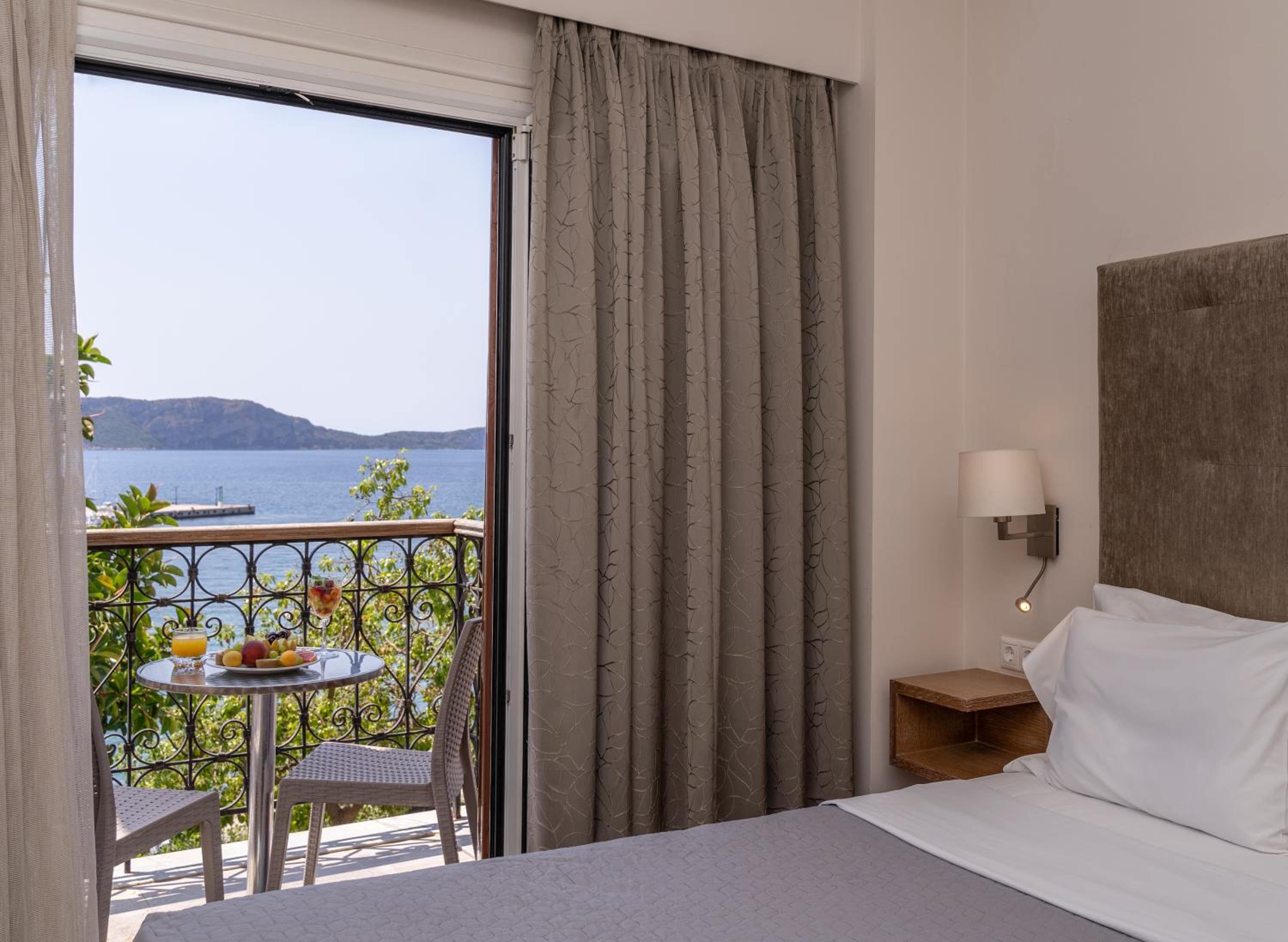 Superior Double or Twin Room photo 3