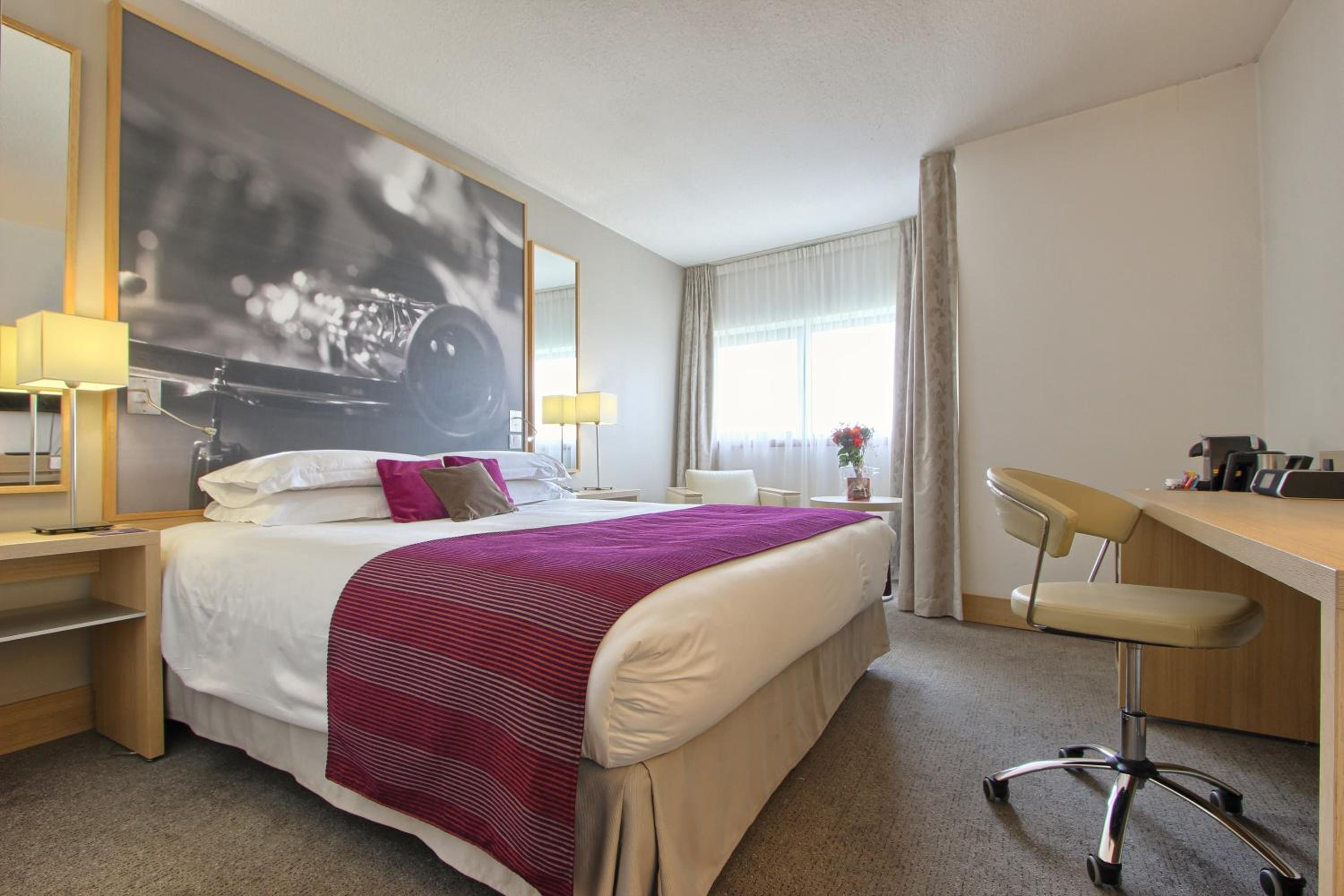 Suite with One Double Bed and Sofa Bed photo 3