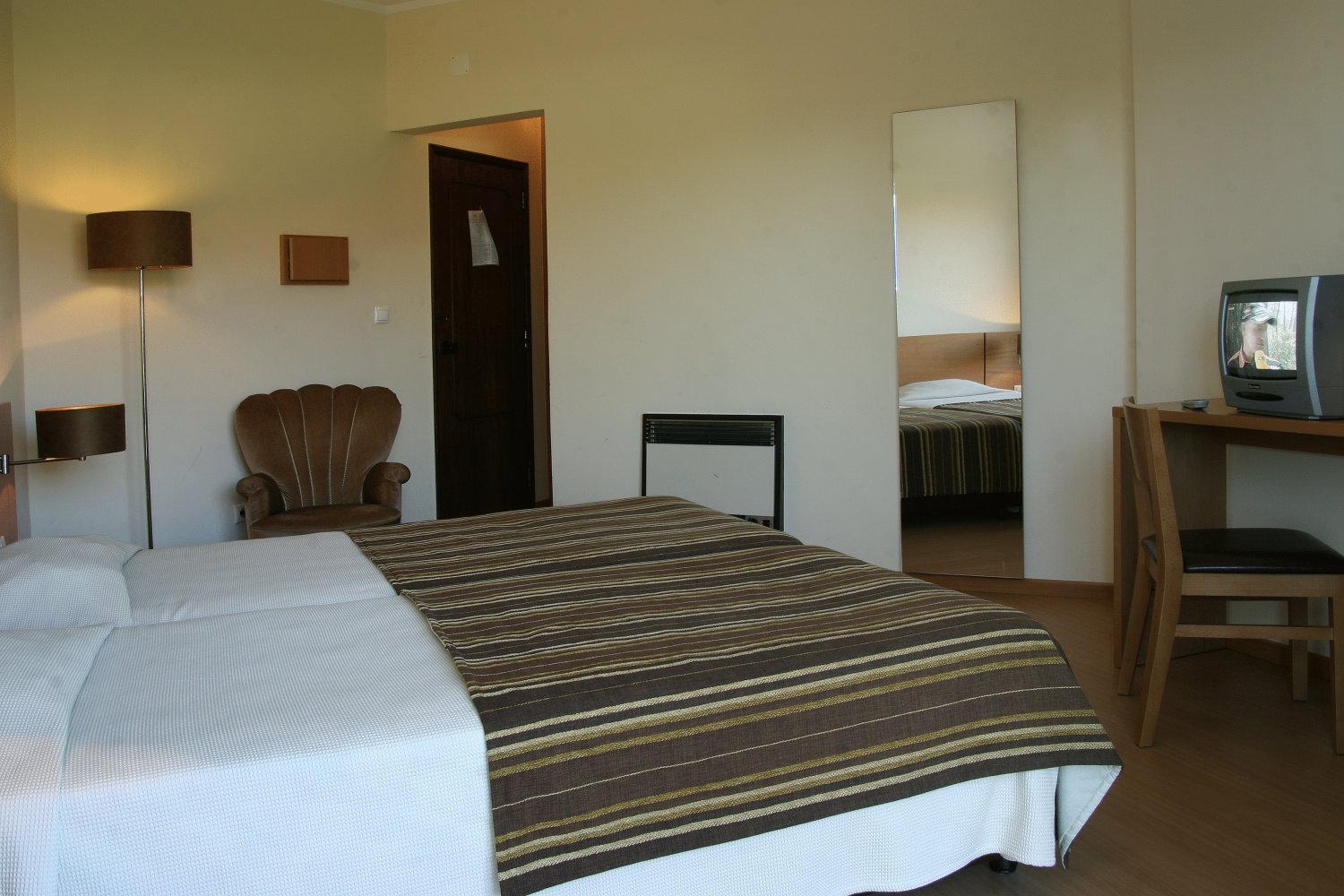 Double or Twin Room - Photo 2