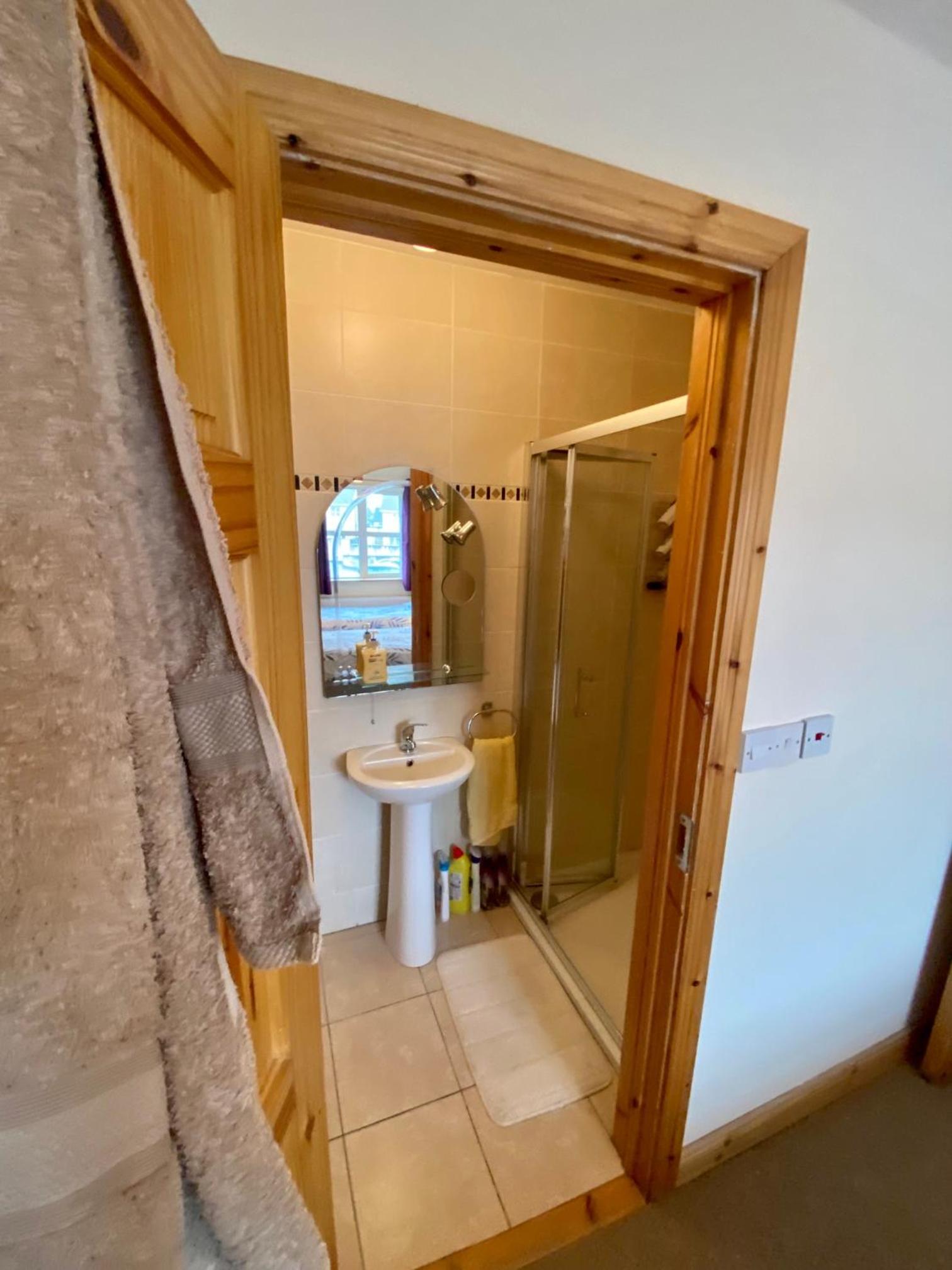 Double Room with Private Bathroom photo 2
