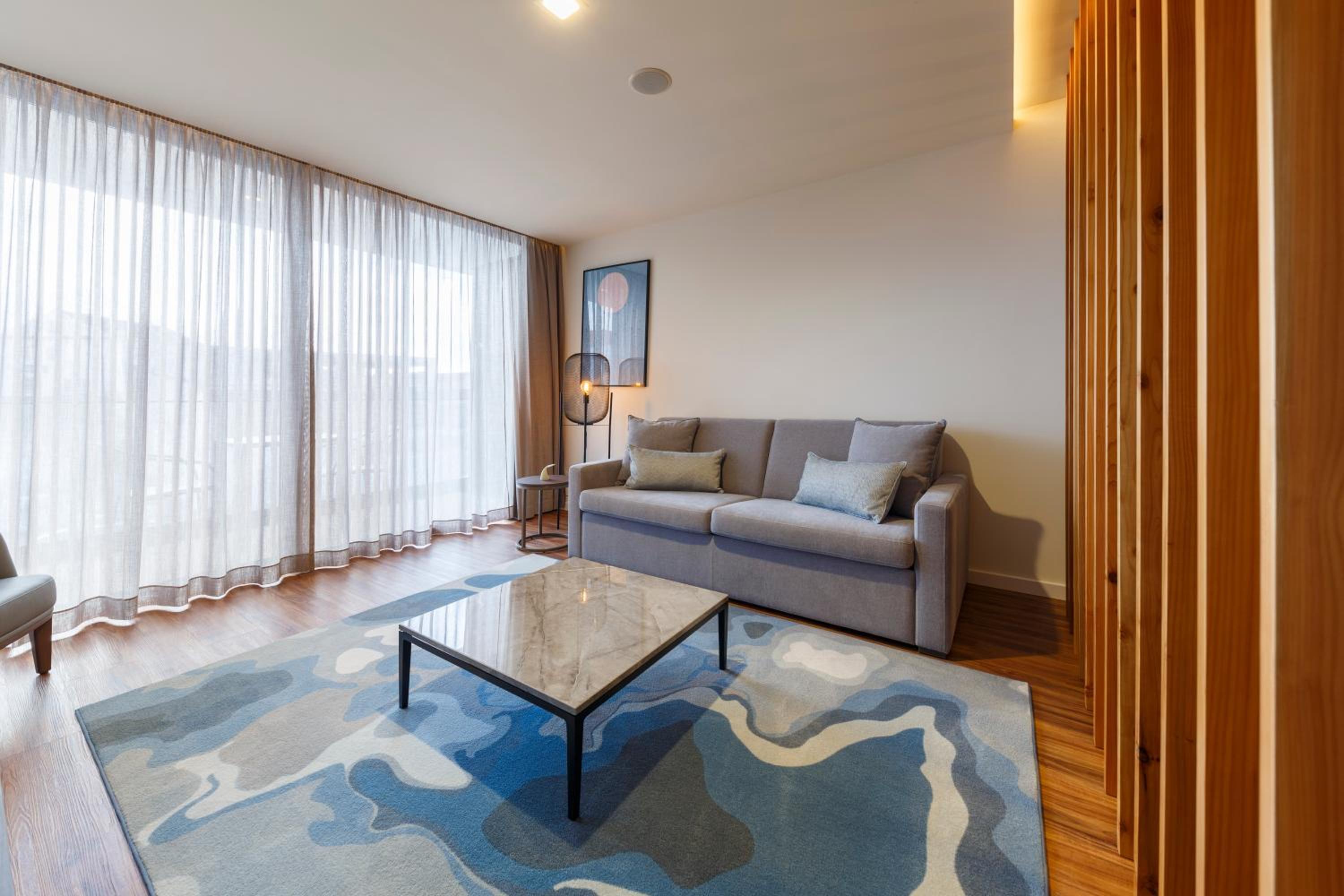 One-Bedroom Apartment - Photo 3