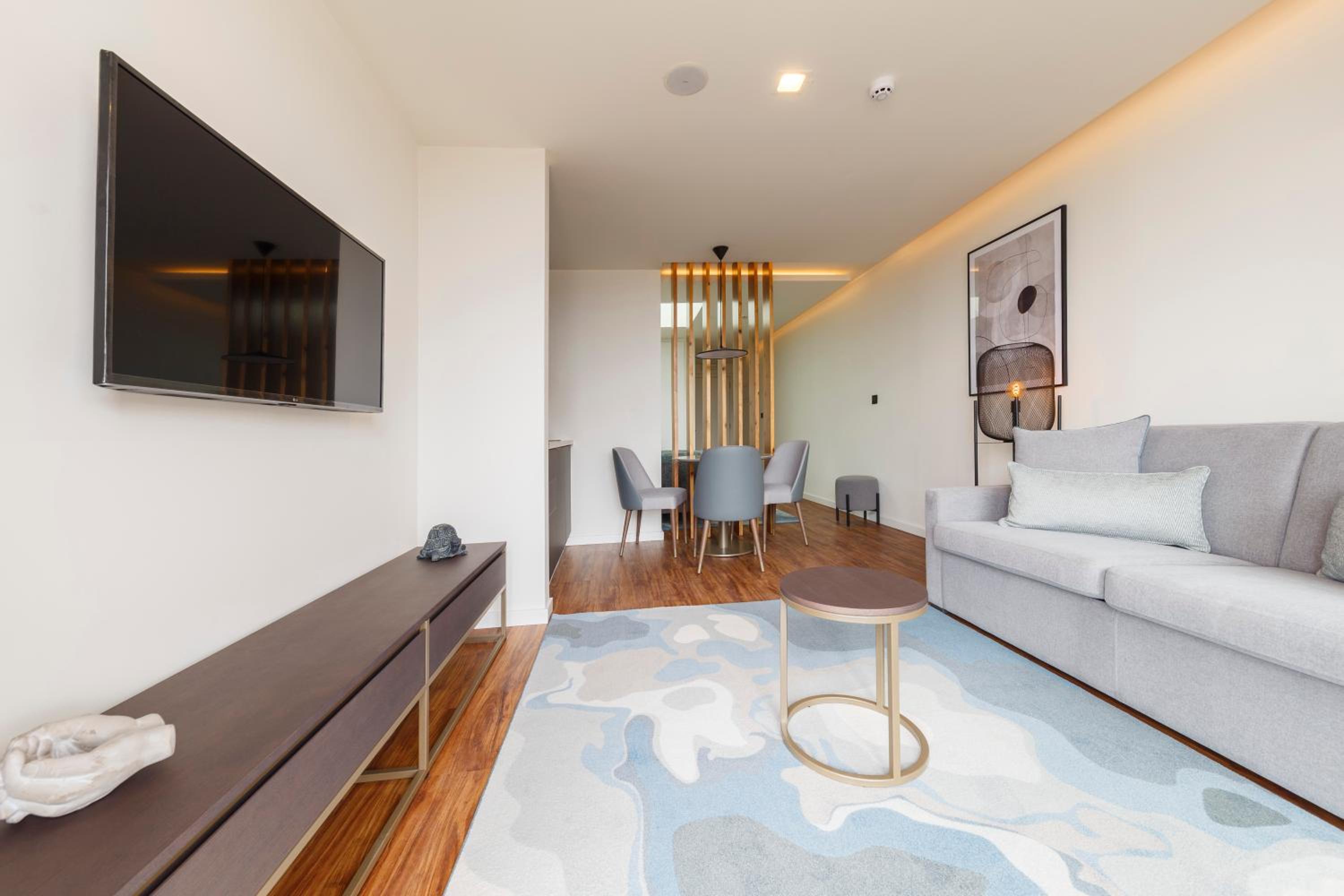 One-Bedroom Apartment - Photo 13