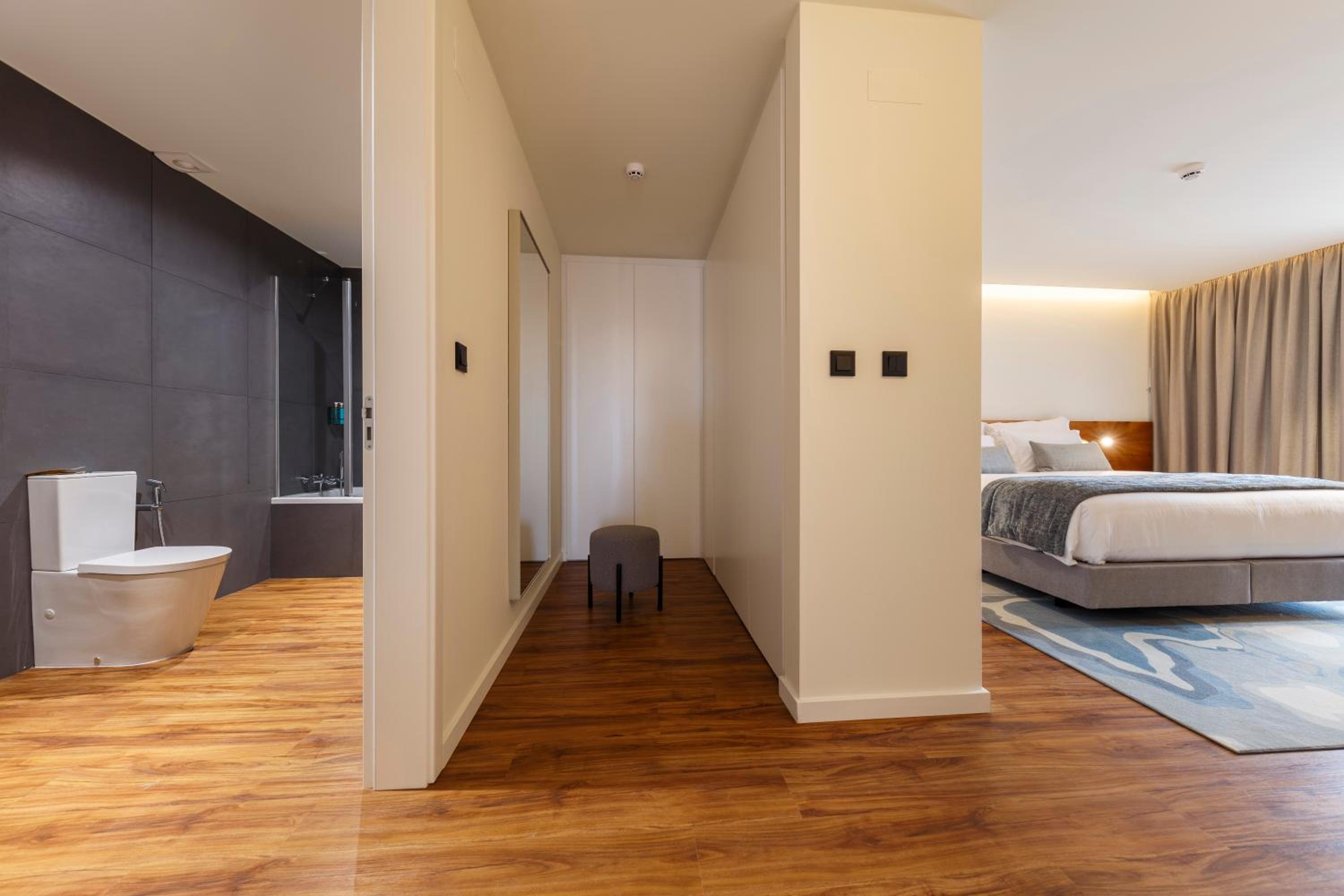 Two-Bedroom Apartment - Photo 5