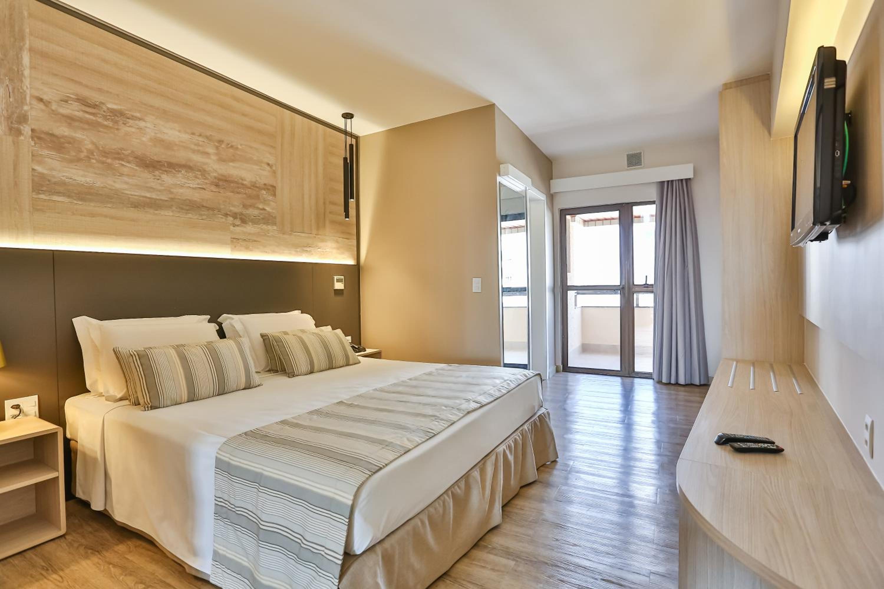 San Marino Suites Hotel by Nobile — Deluxe Suite