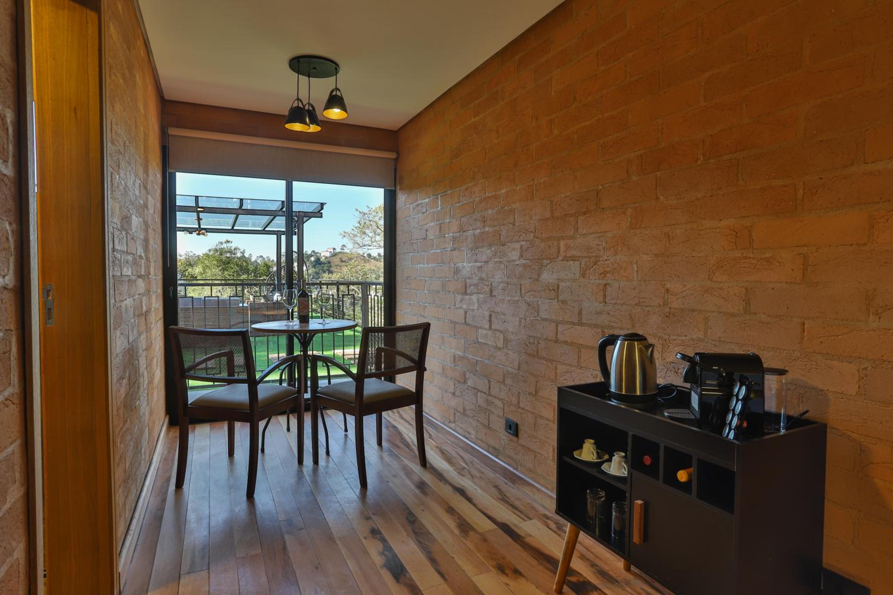 Deluxe Double Room with Balcony photo 3