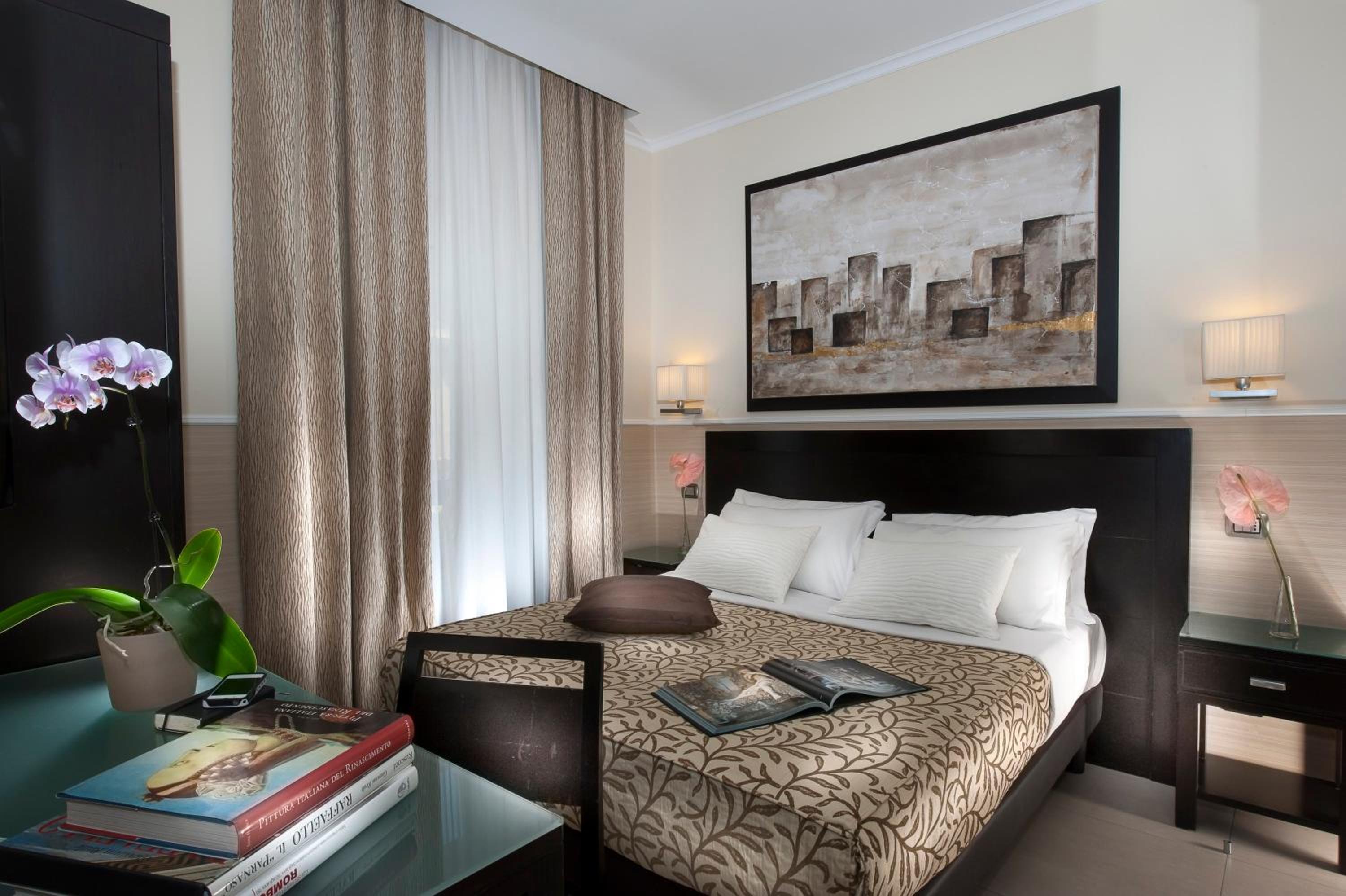 Double or Twin Room thumbnail 6