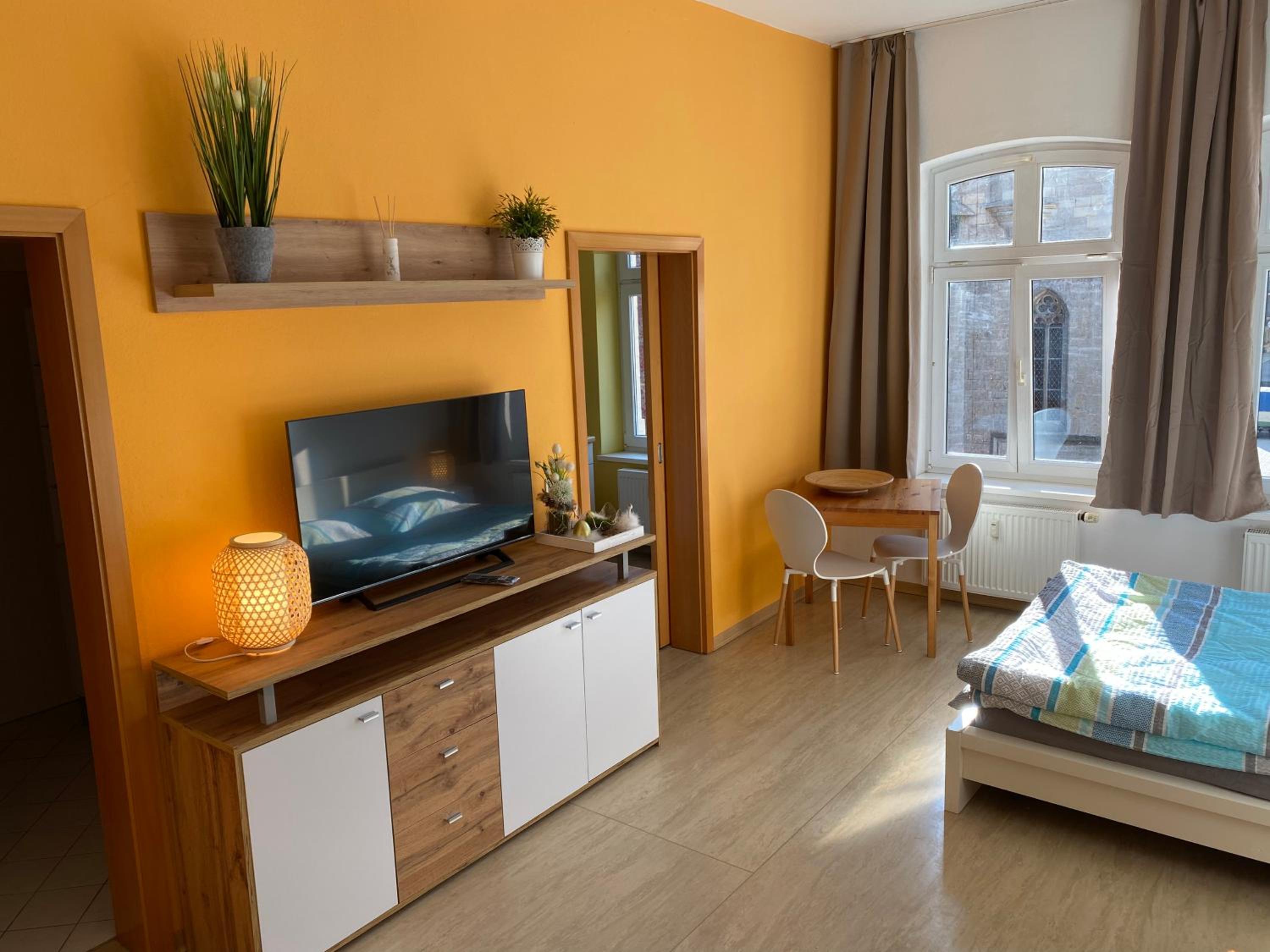 One-Bedroom Apartment photo 1