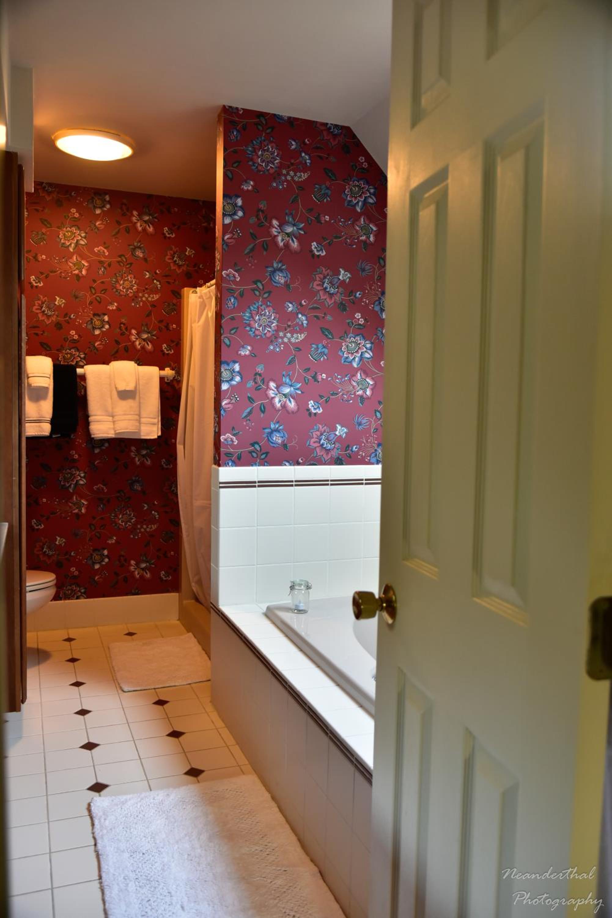 Deluxe King Room - Photo 7