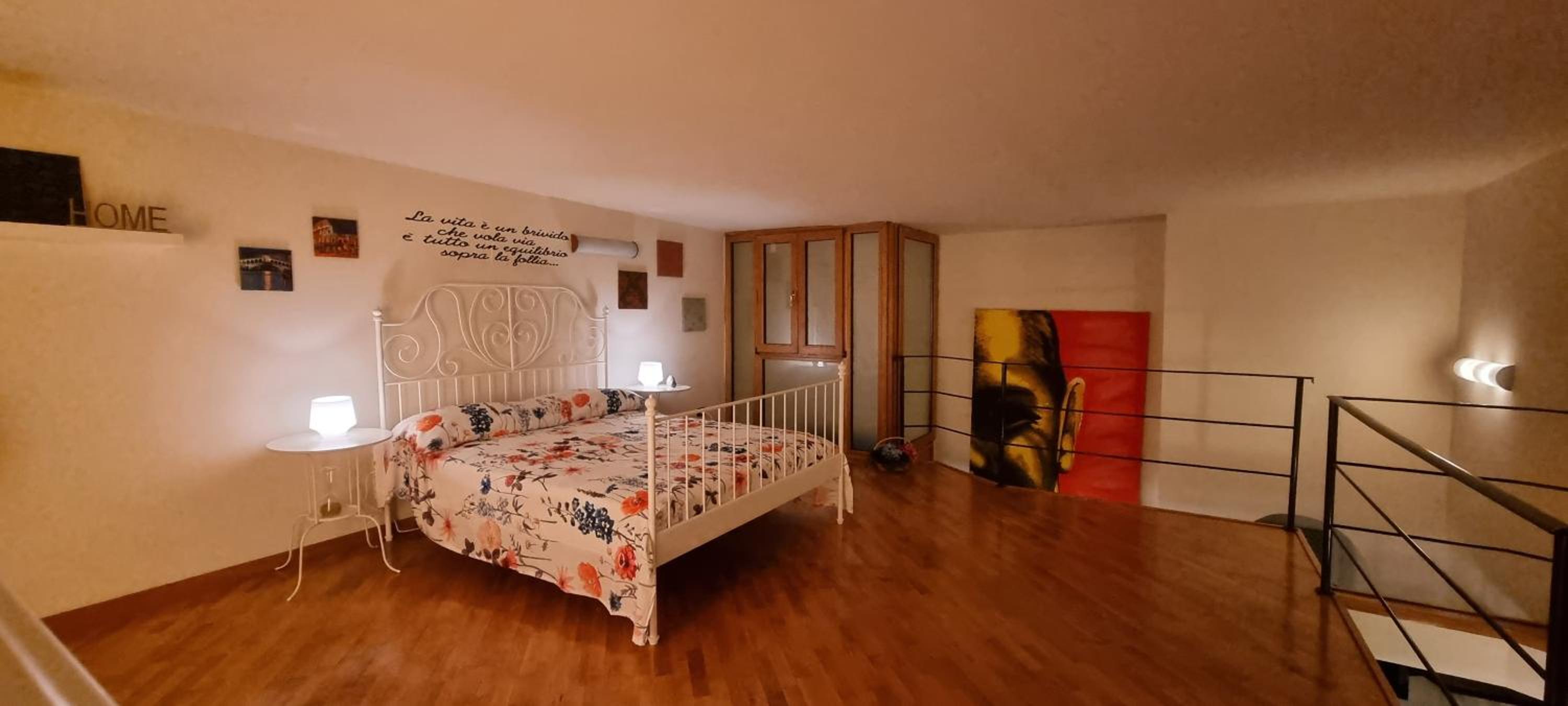 One-Bedroom Apartment - Photo 1