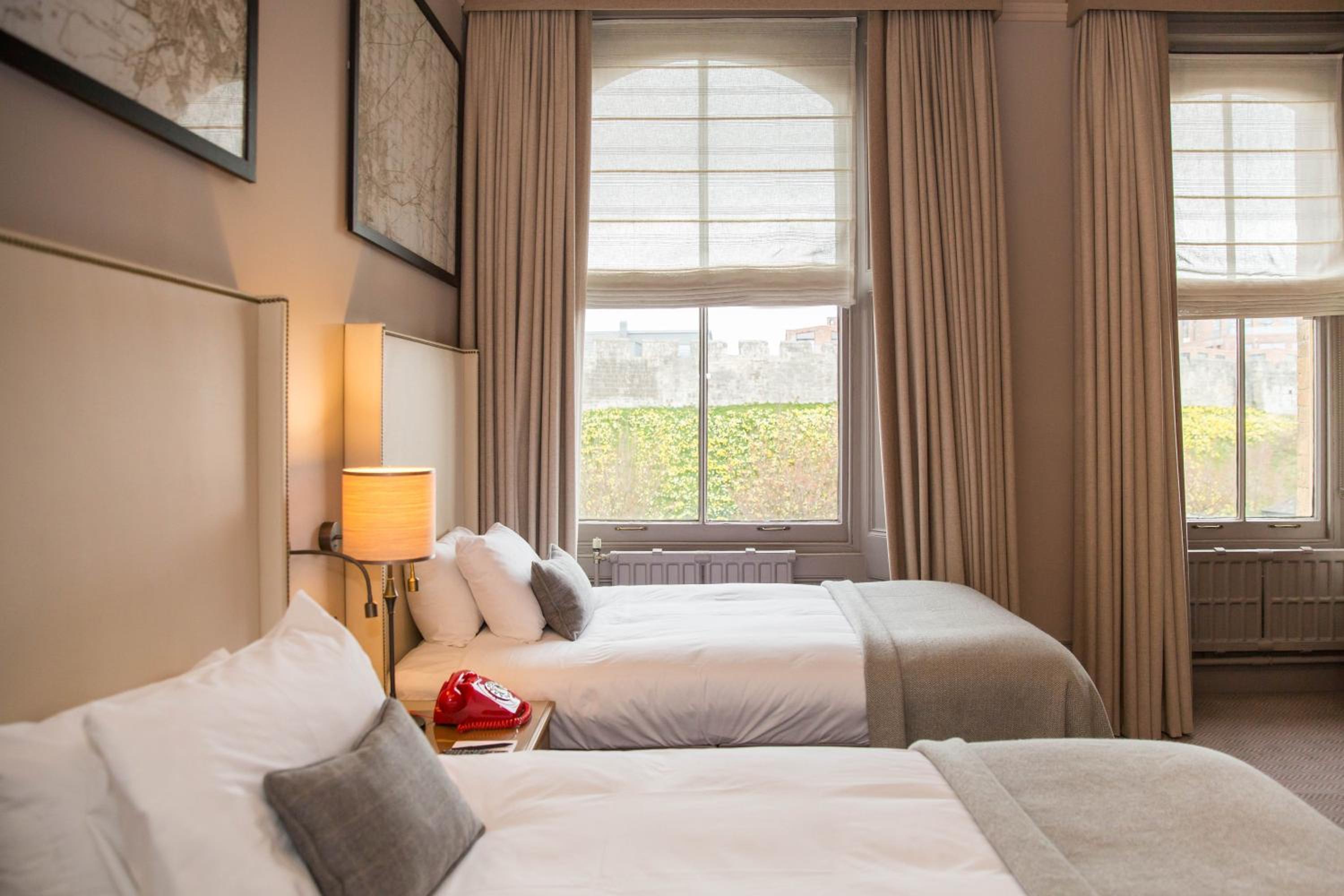 Standard Twin Room - Photo 5