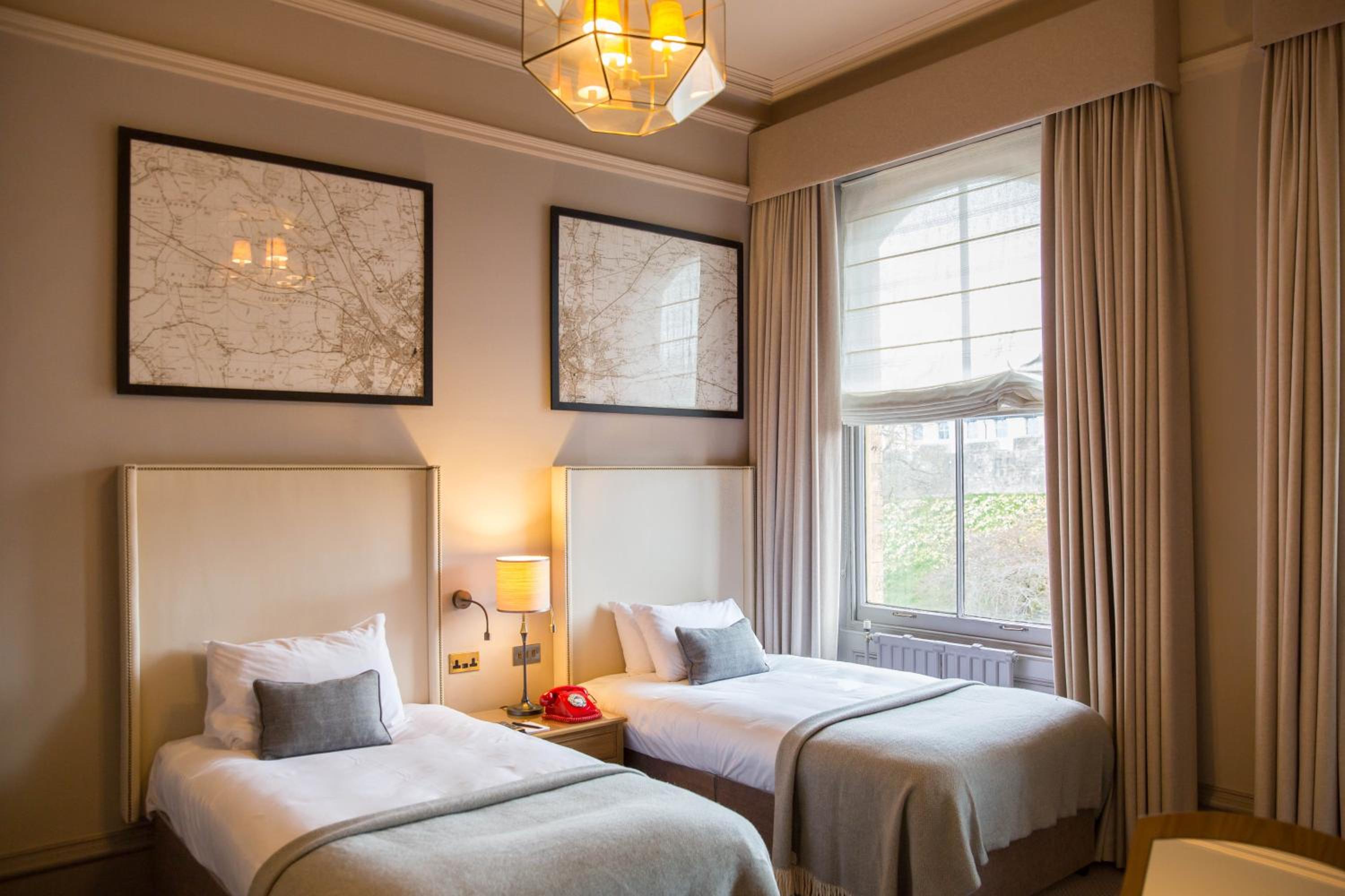Standard Twin Room - Photo 4