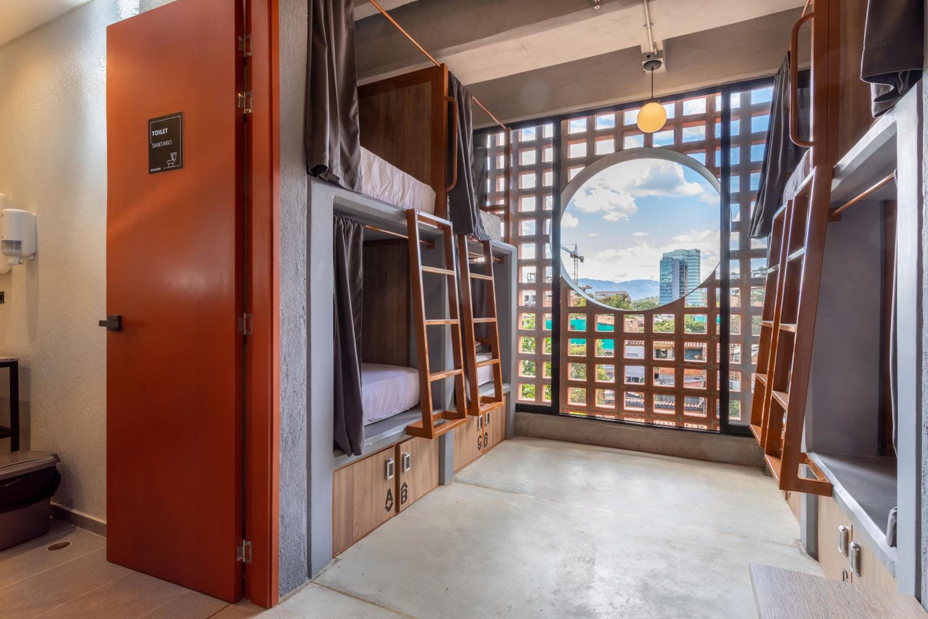 Bed in 8-Bed Mixed Dormitory Room