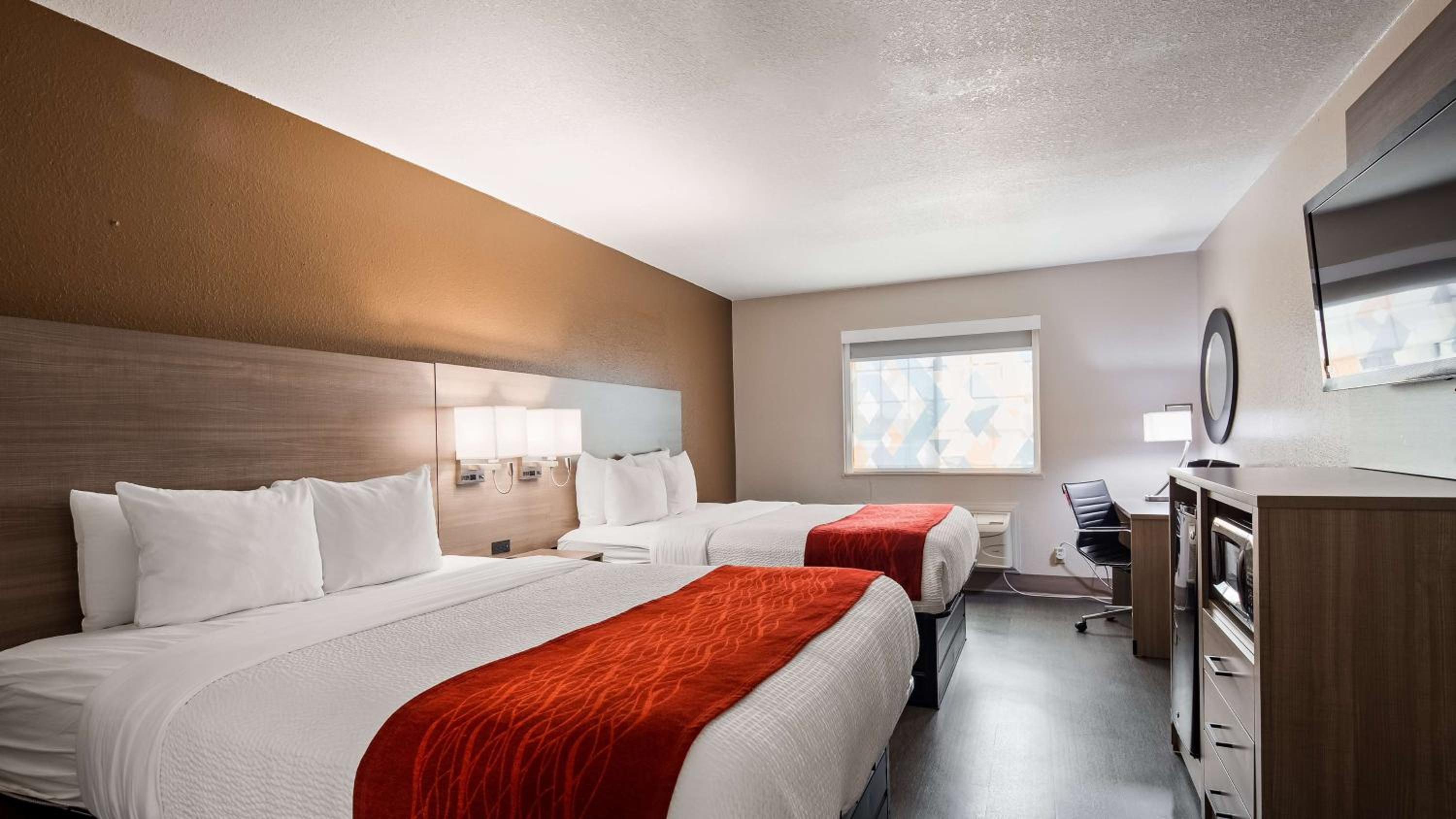 Queen Room with Two Queen Beds - Photo 1