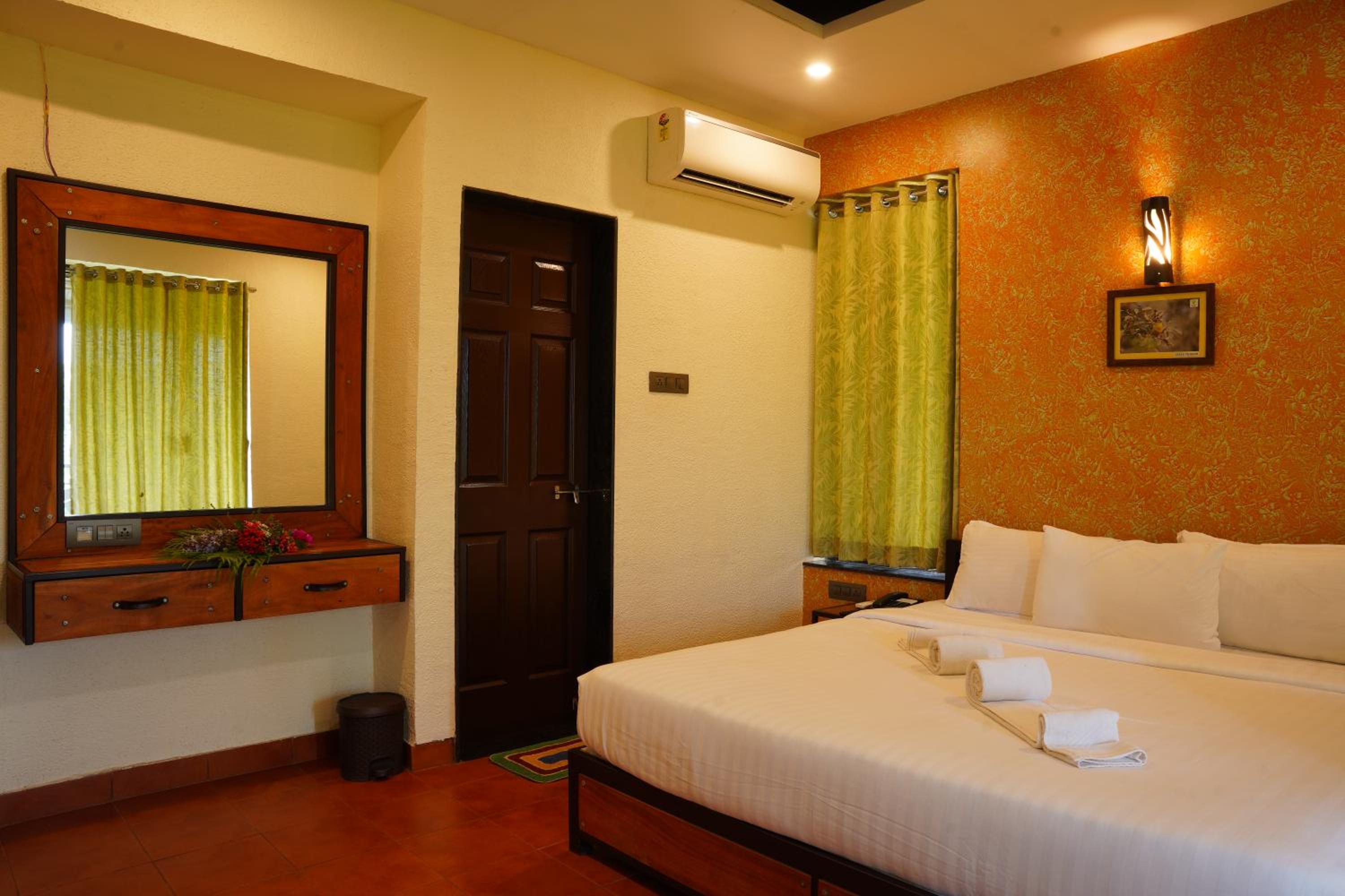 Deluxe Double or Twin Room with Balcony photo 2