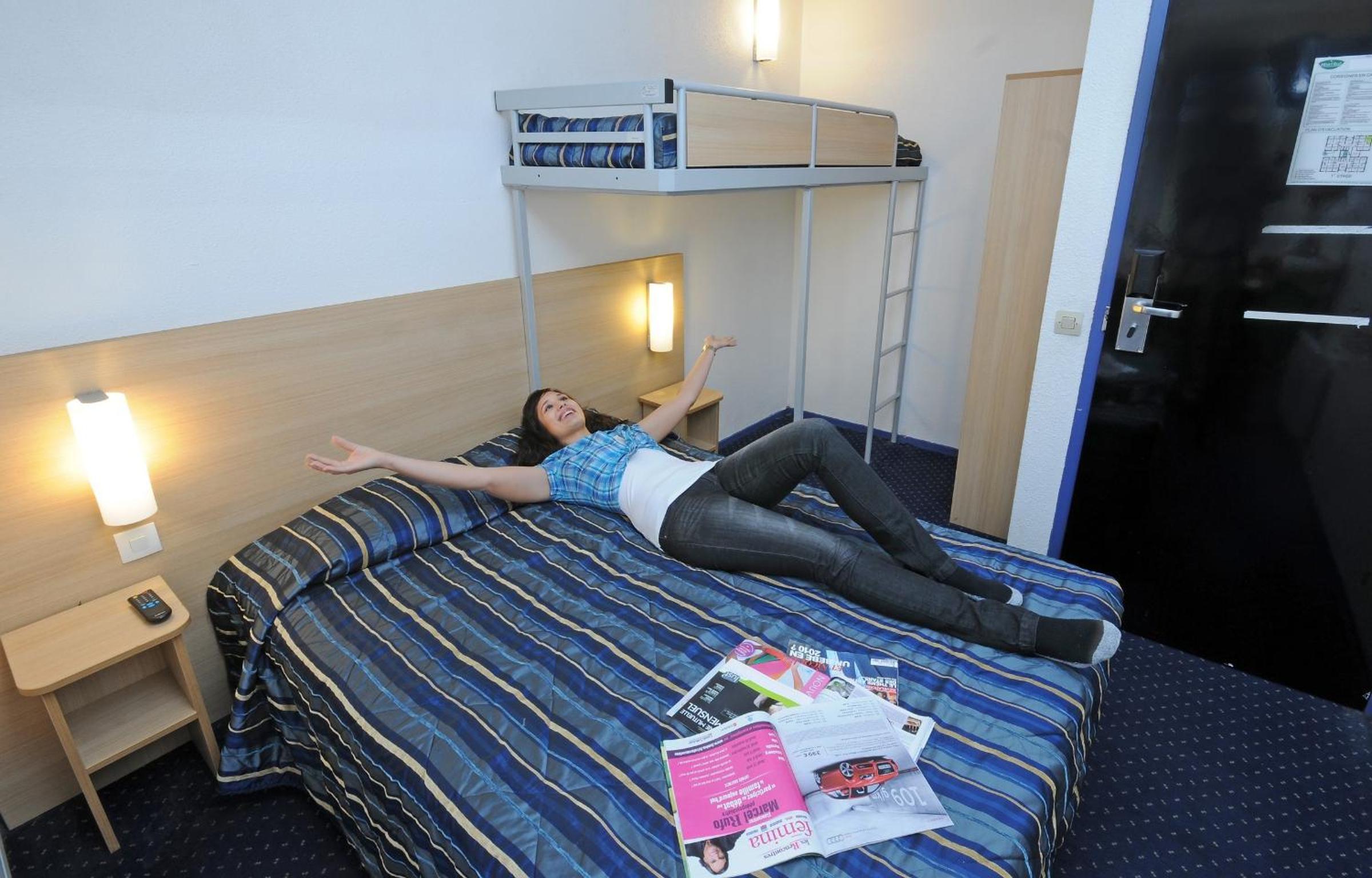Triple Room - 1 Double Bed & Bunk Beds - Photo 2