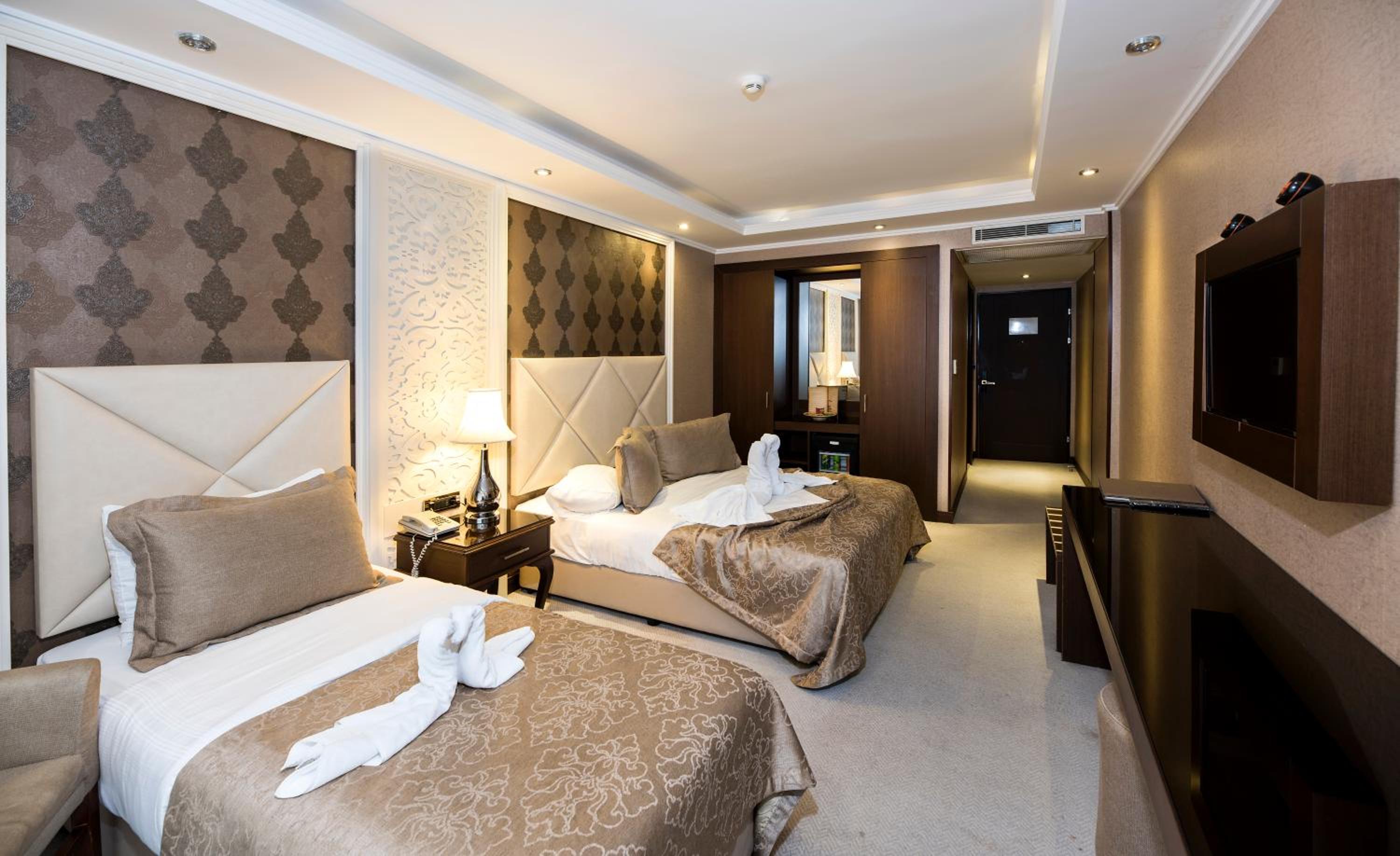 Standard Double or Twin Room - Photo 4