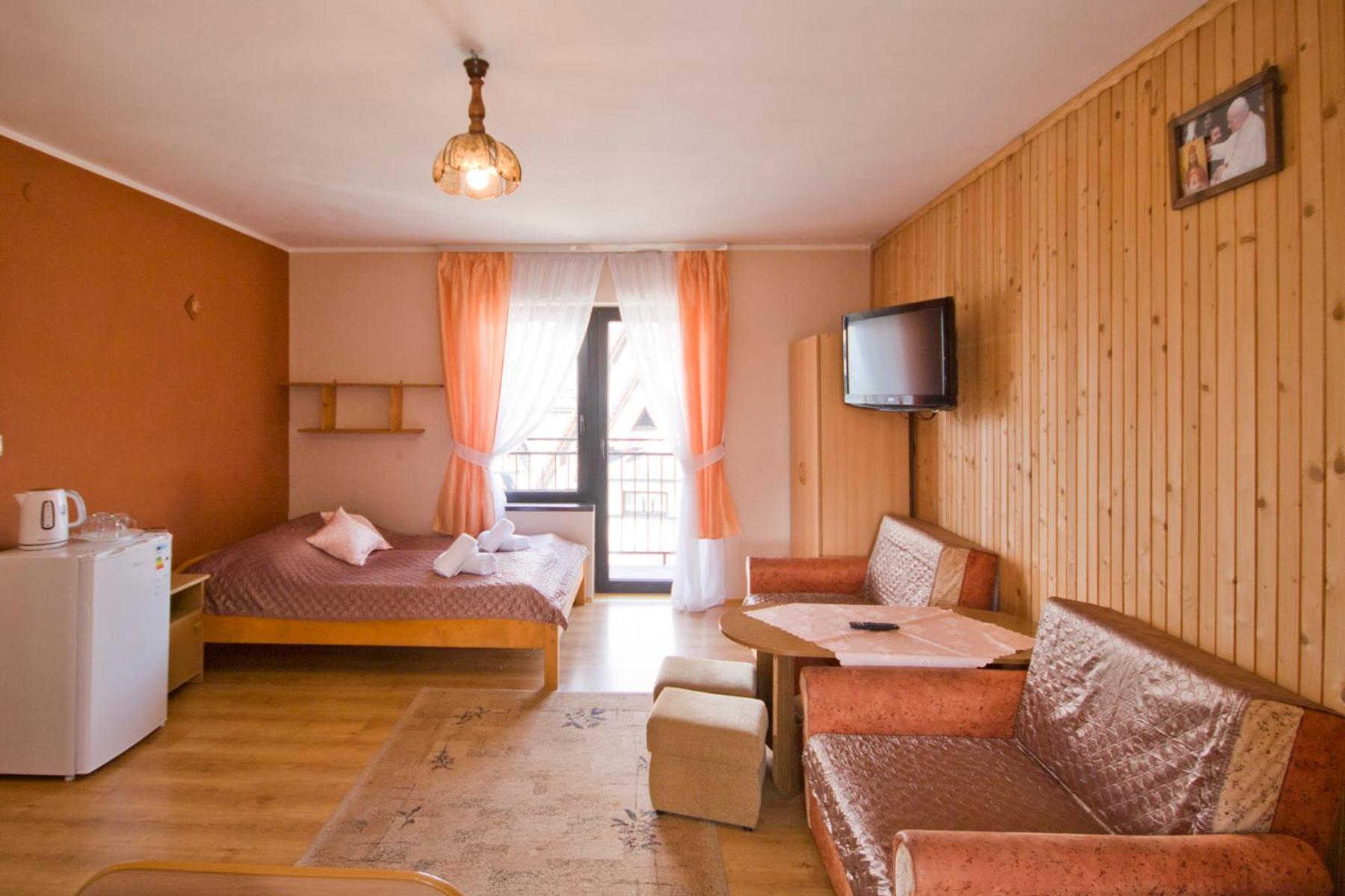 Quadruple Room with Mountain View - Photo 5