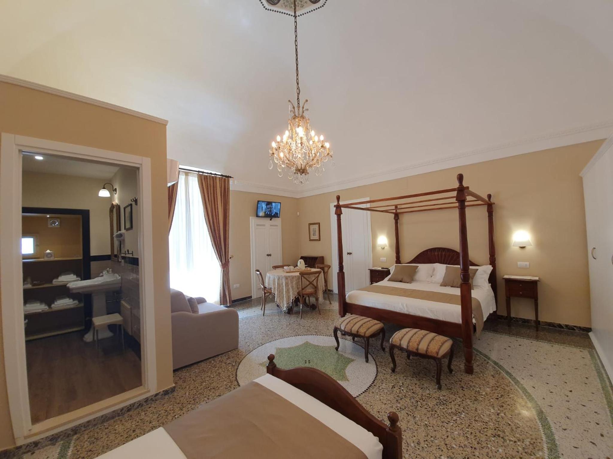 Deluxe Family Room - Photo 3