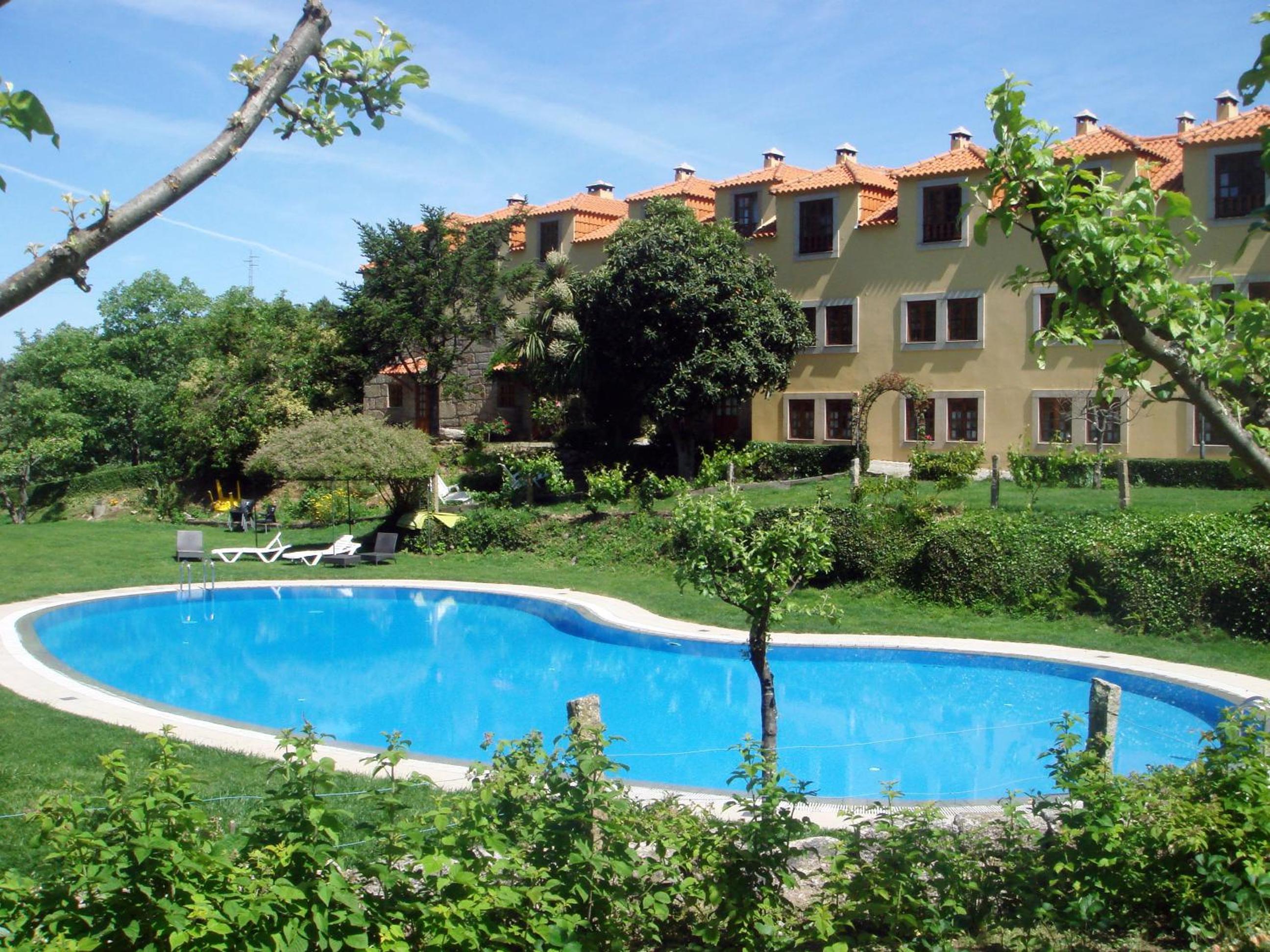 One-Bedroom Apartment with Pool View photo 3