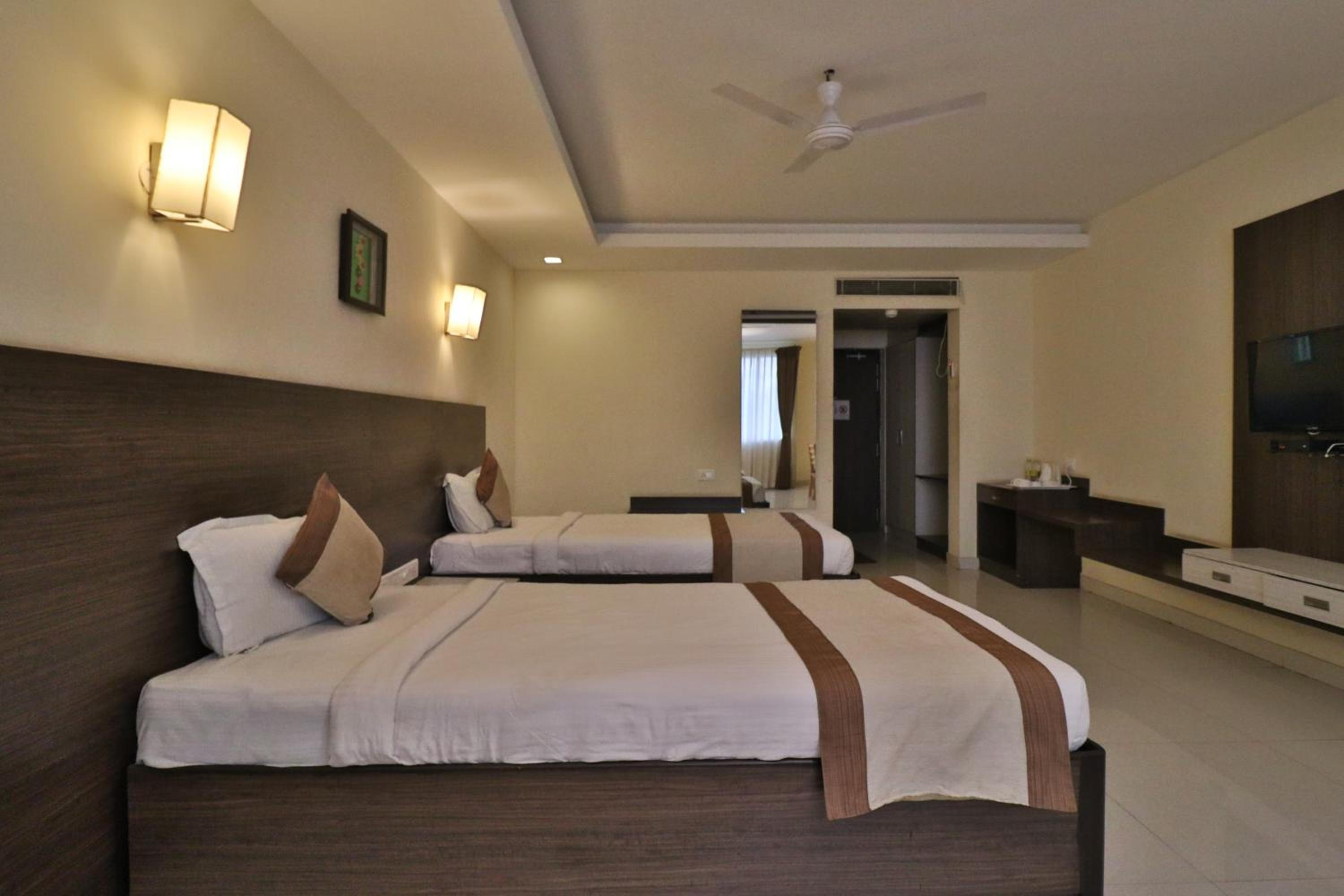 Deluxe Double Room - Photo 8