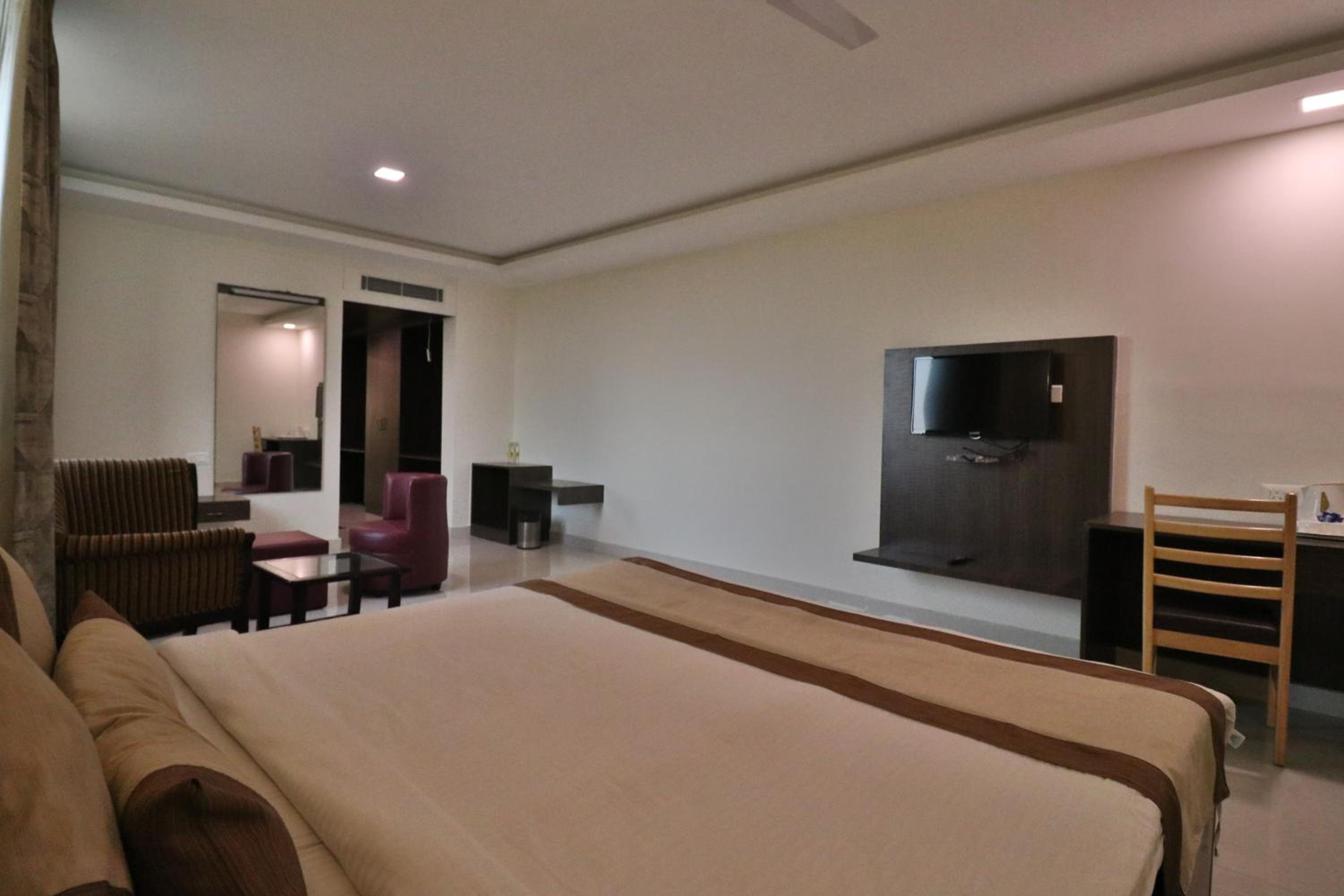 Deluxe Double Room - Photo 10