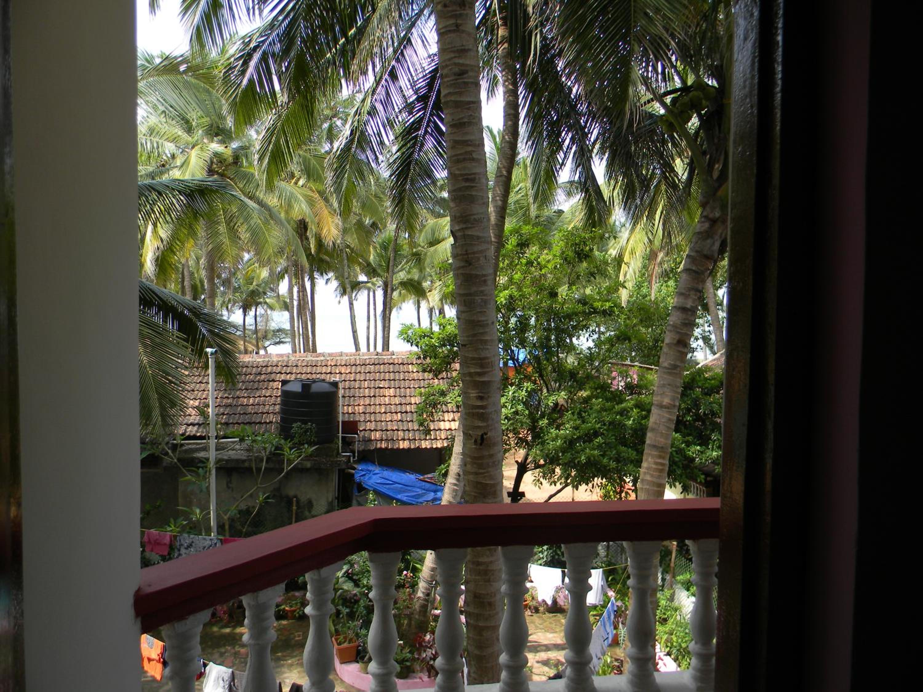 Deluxe Double Room with Balcony - Photo 4