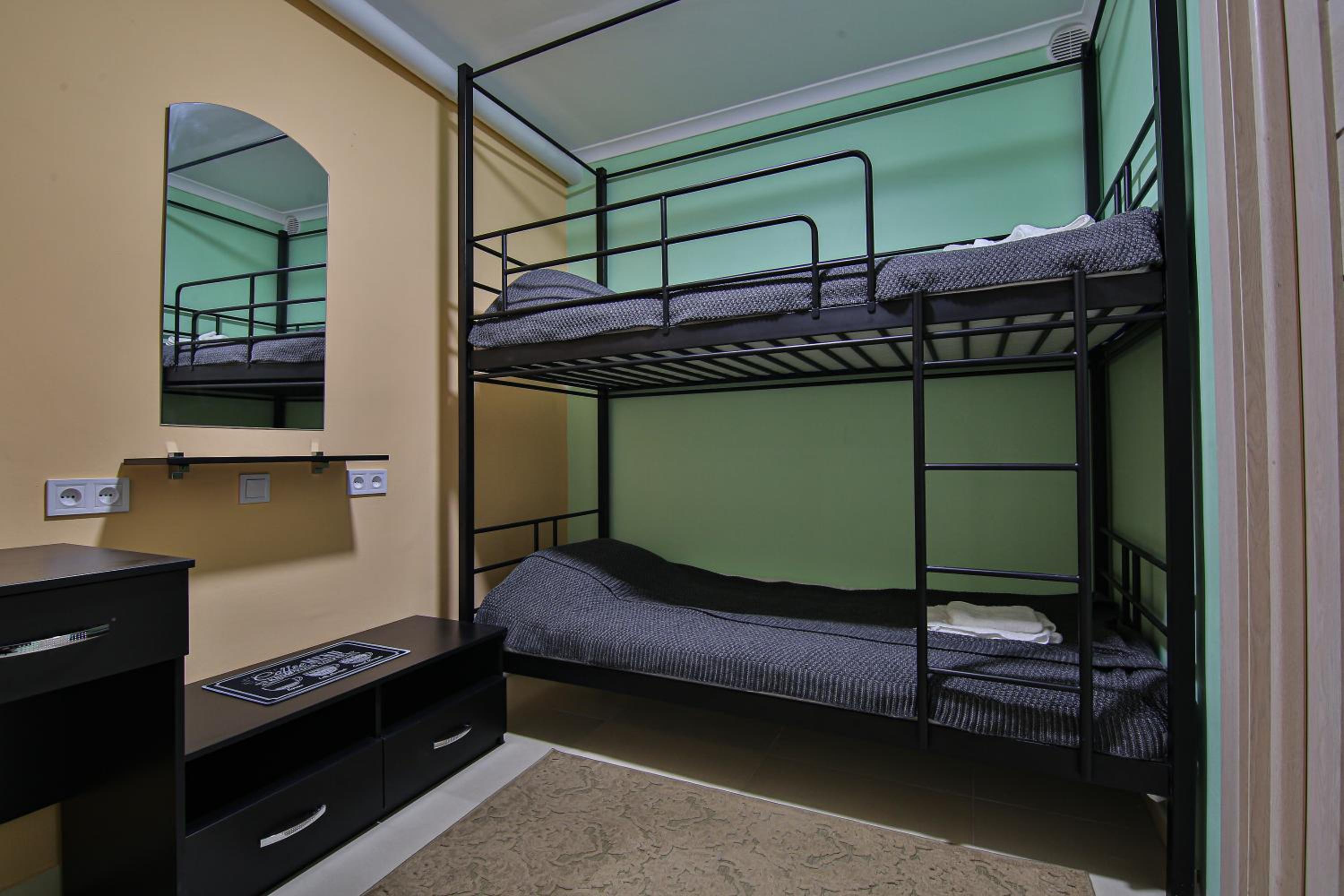Economy Twin Room photo 1
