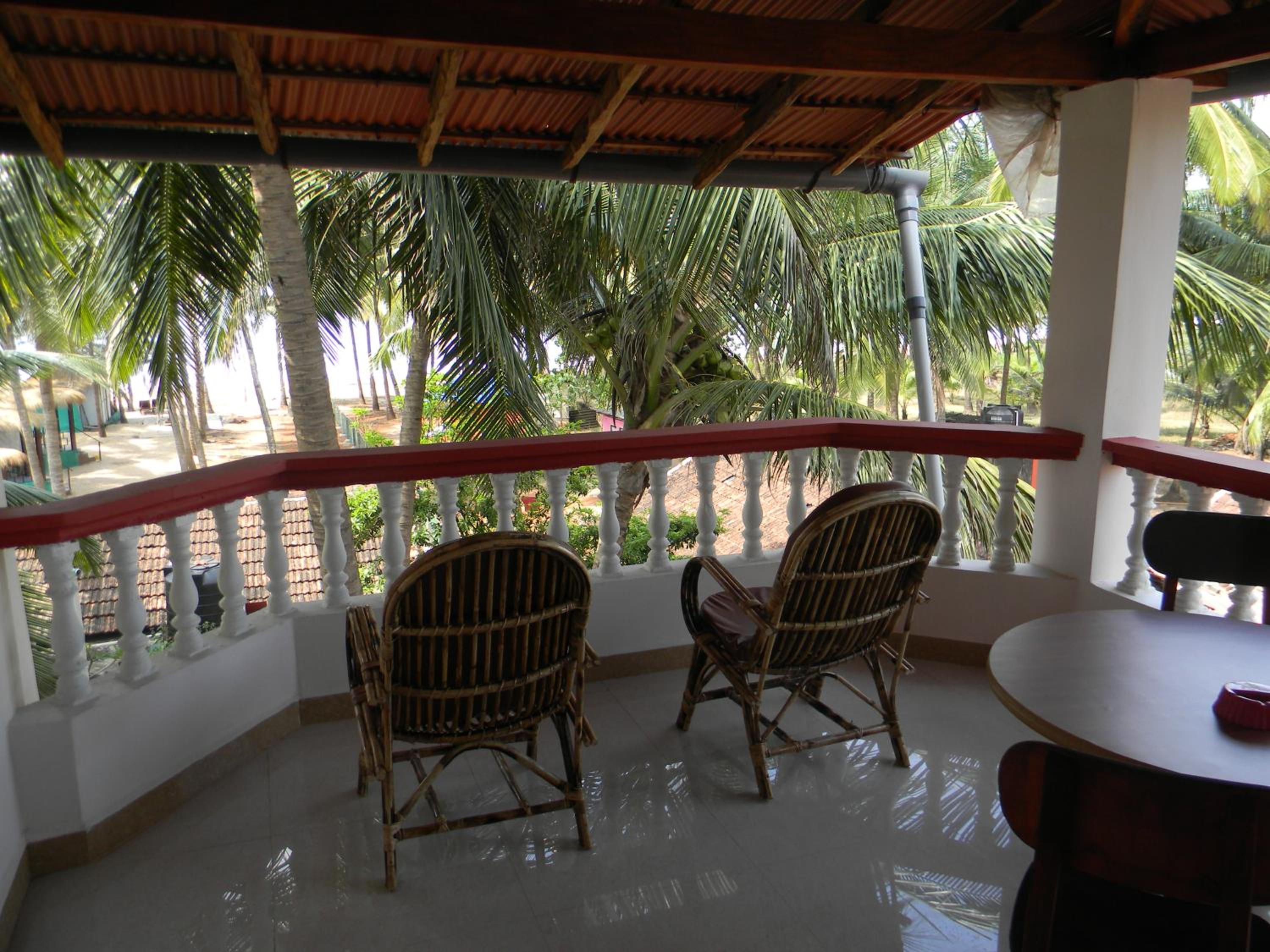 Queen Room with Sea View - Photo 2