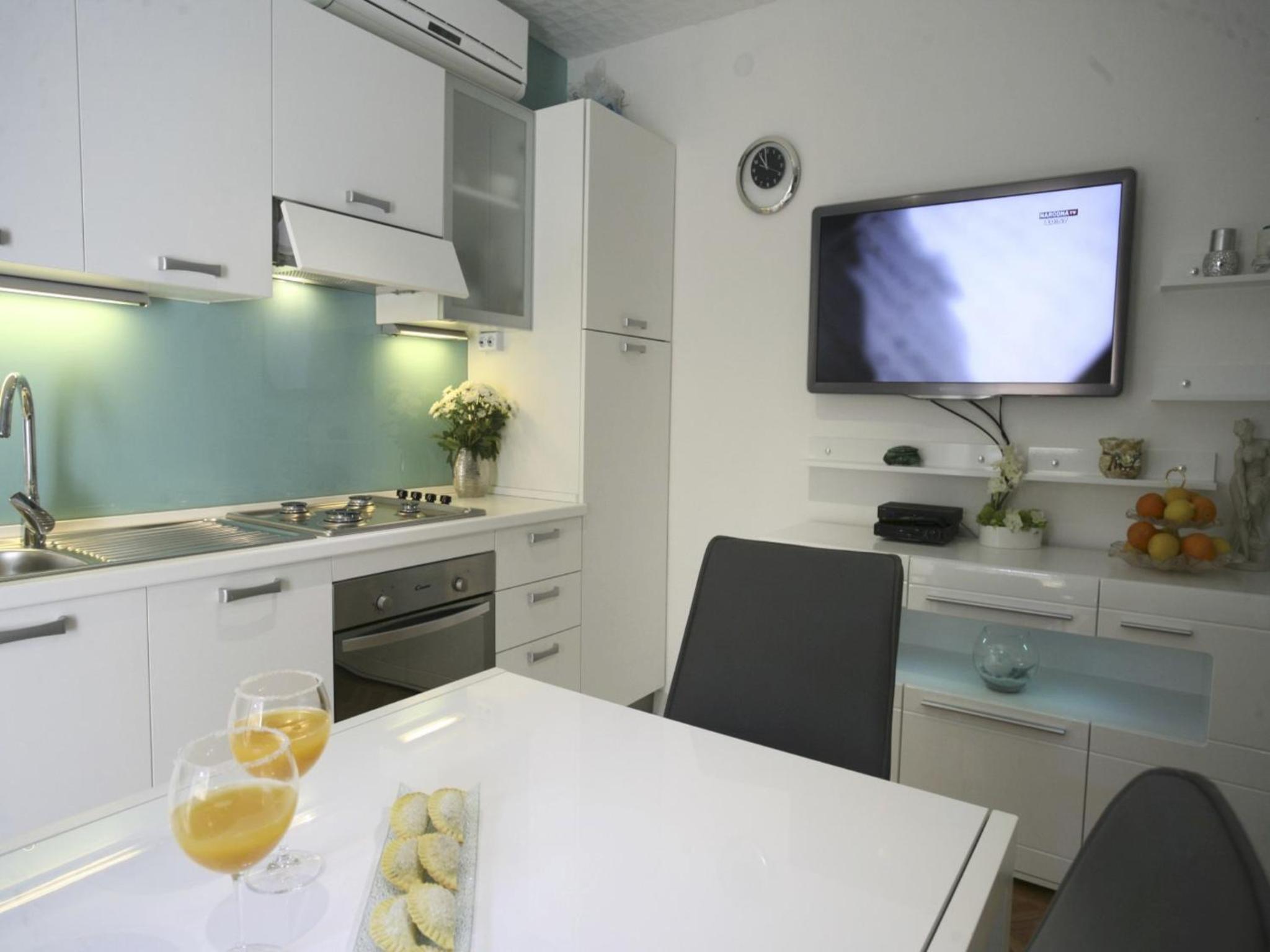One-Bedroom Apartment - Photo 5