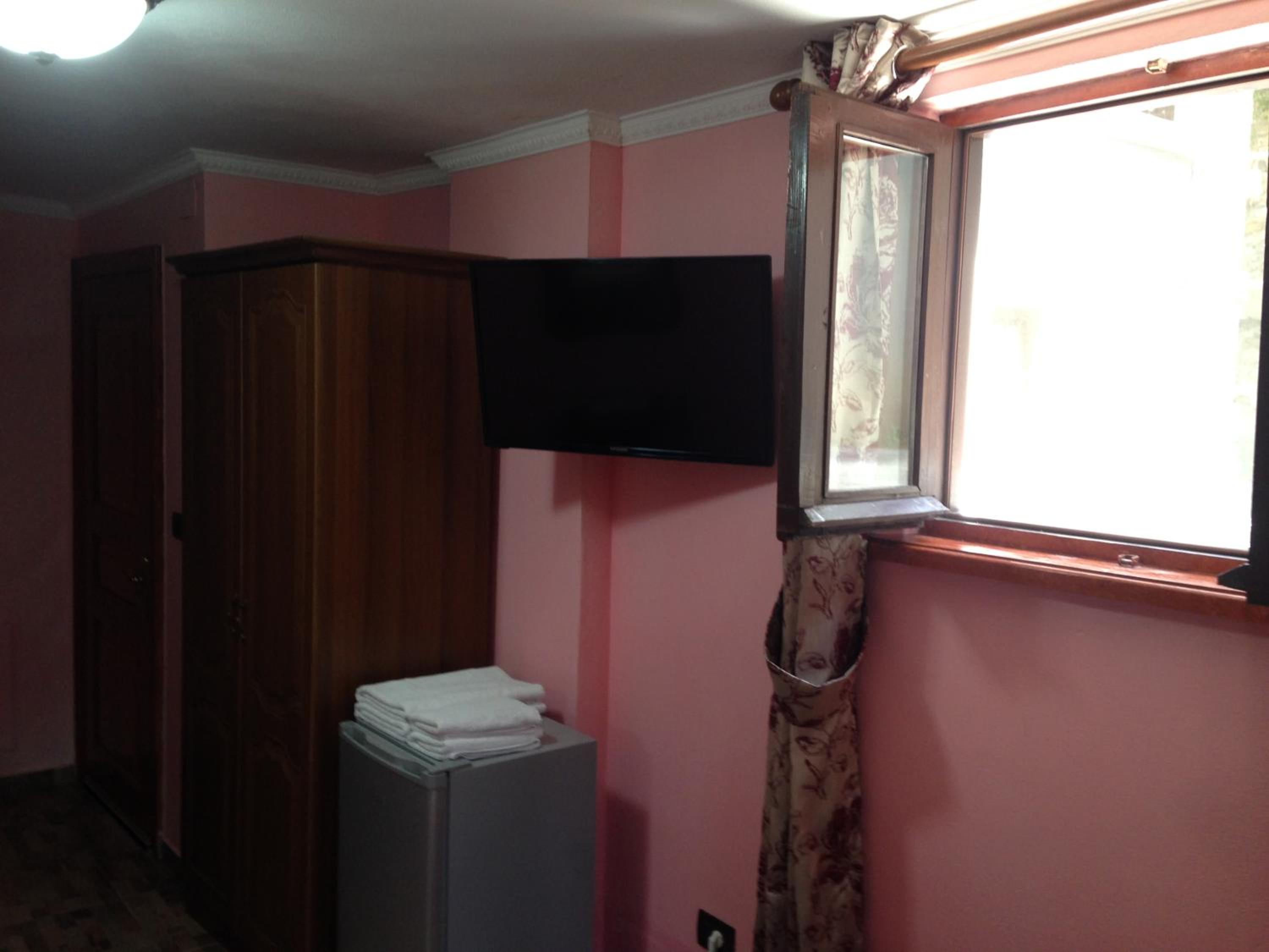 Budget Double Room photo 3