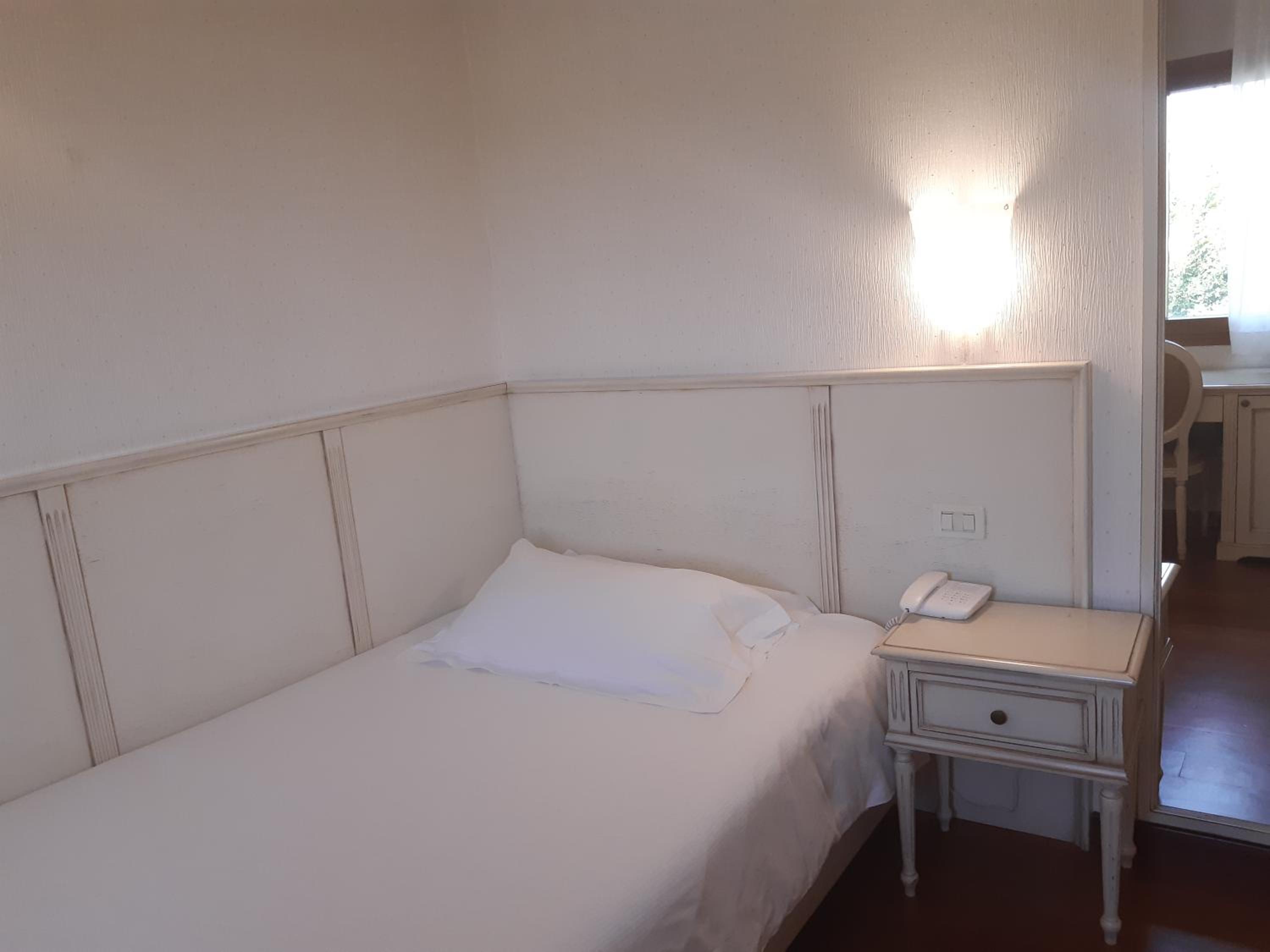 Standard Single Room photo 2