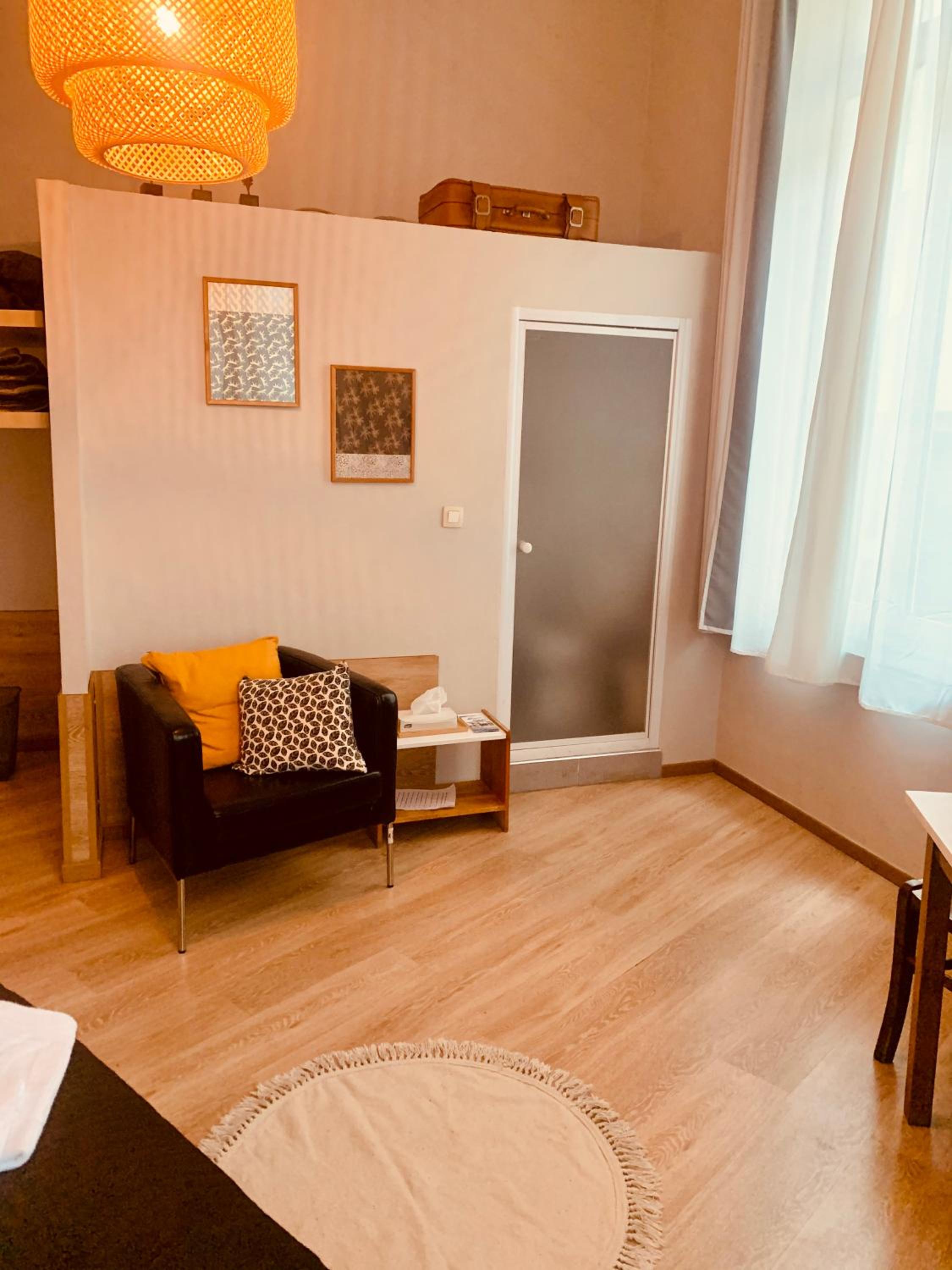 Double Room - Photo 7