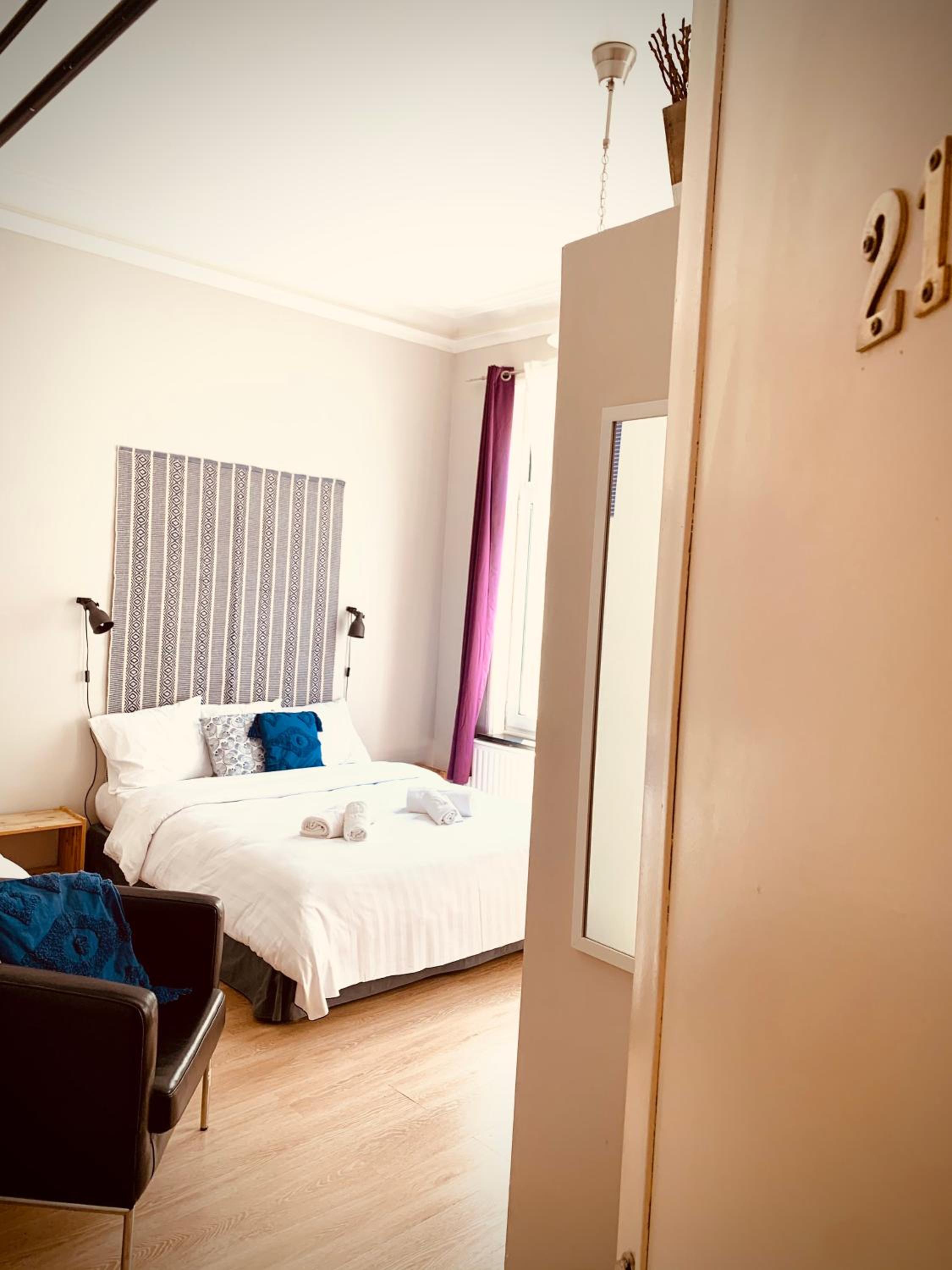 Double Room - Photo 12