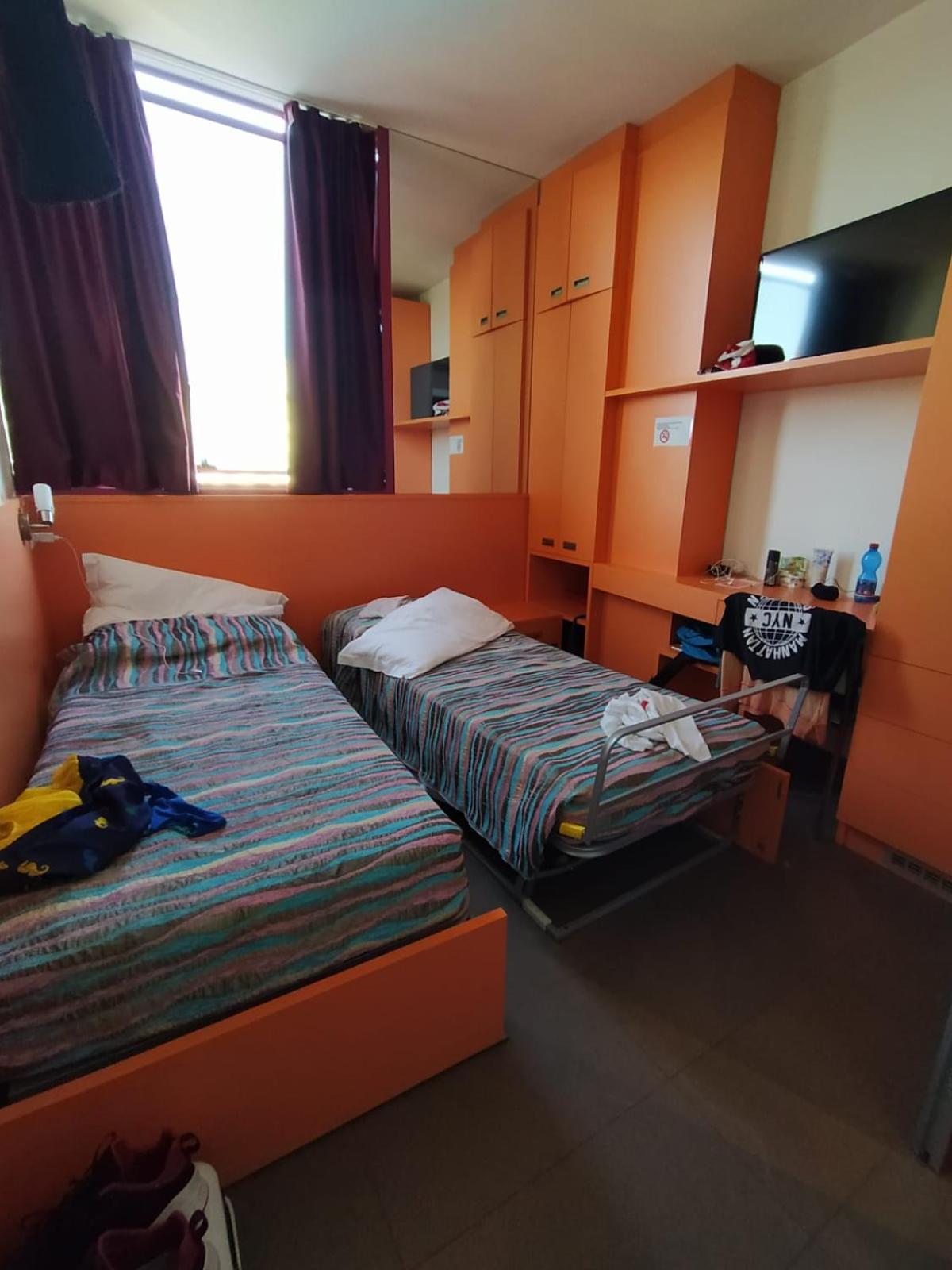 Economy Twin Room photo 3