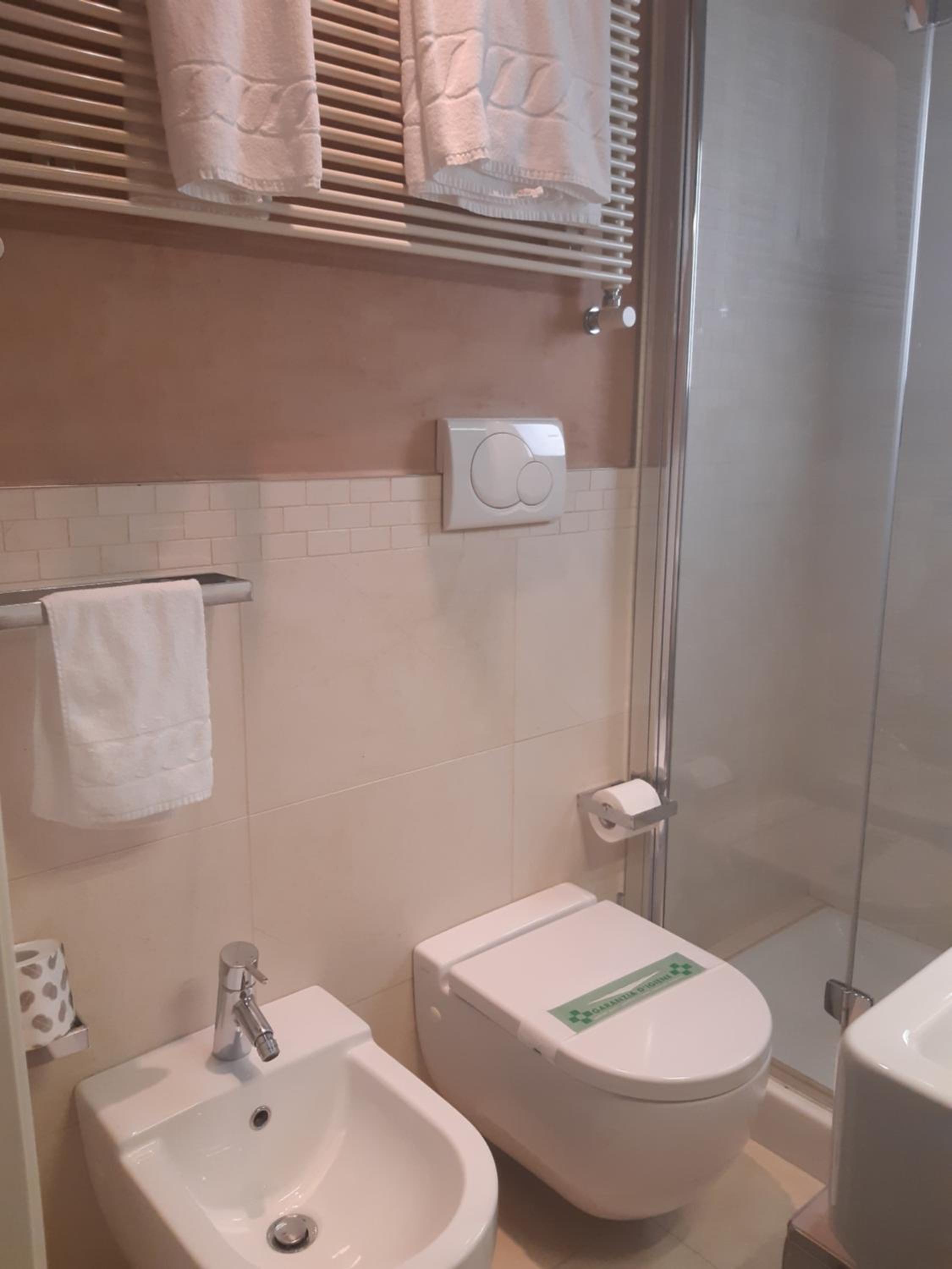 Double or Twin Room - Photo 6