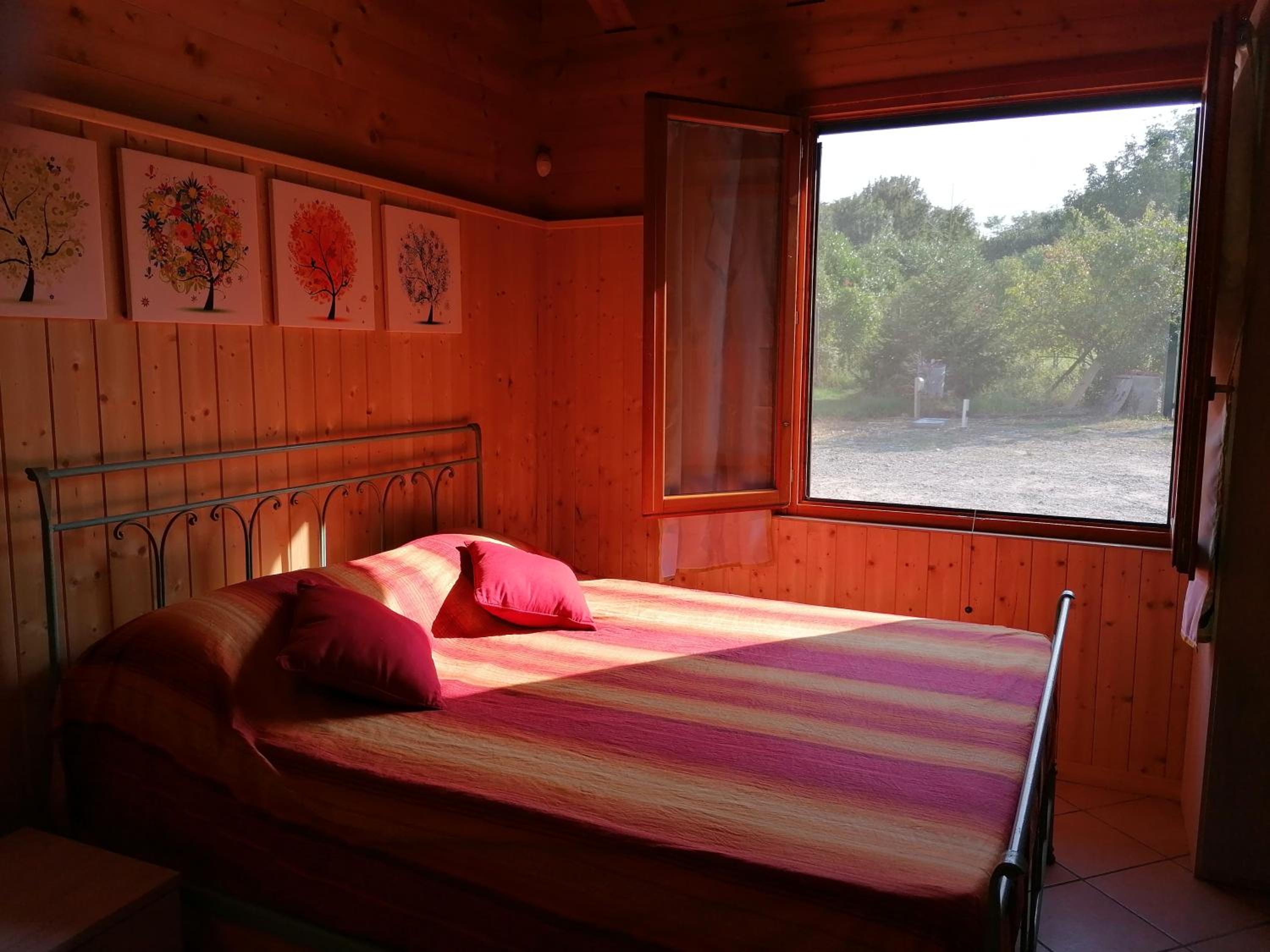 Quadruple Room with Private Bathroom - Photo 4