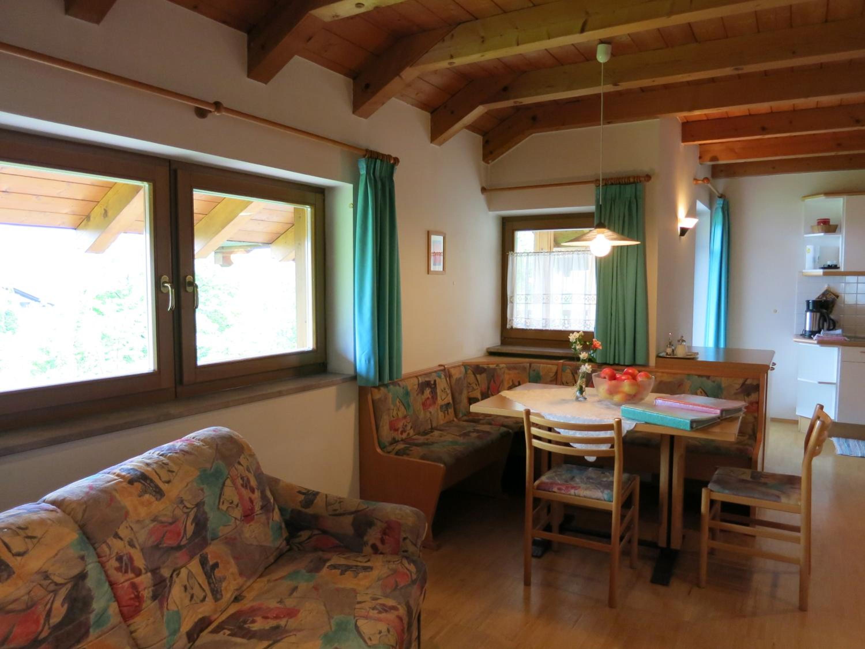 Large One-Bedroom Apartment - South balcony photo 3
