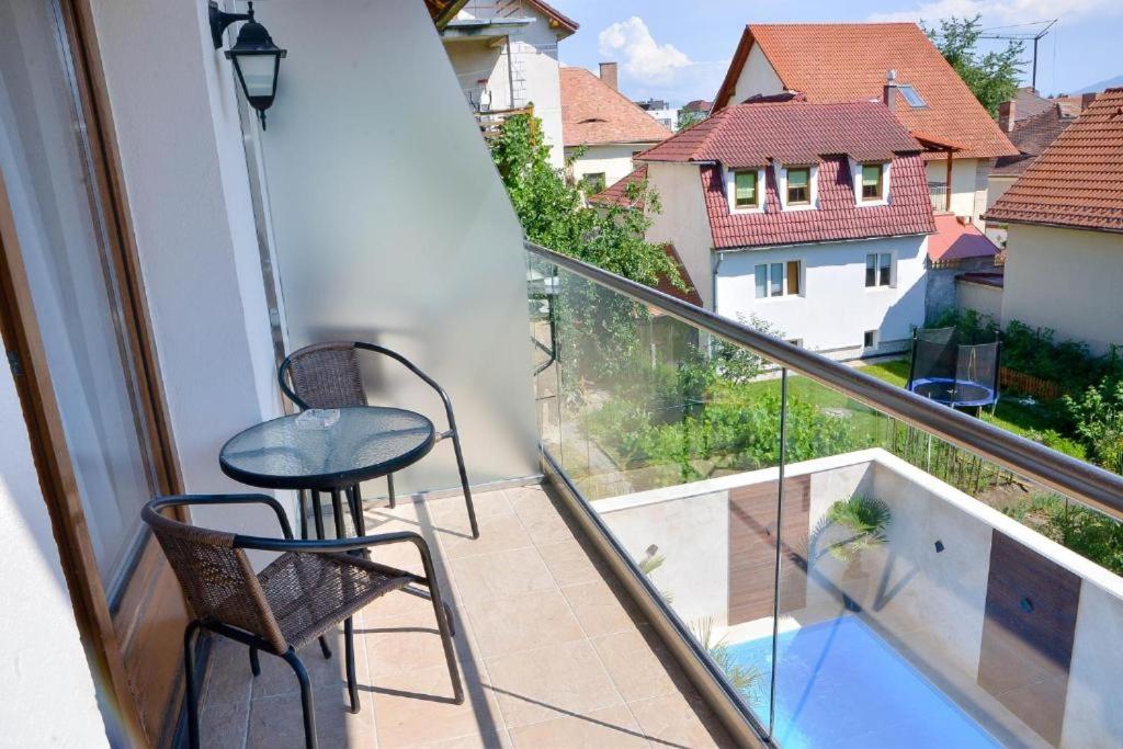 Double Room with Balcony - Photo 5