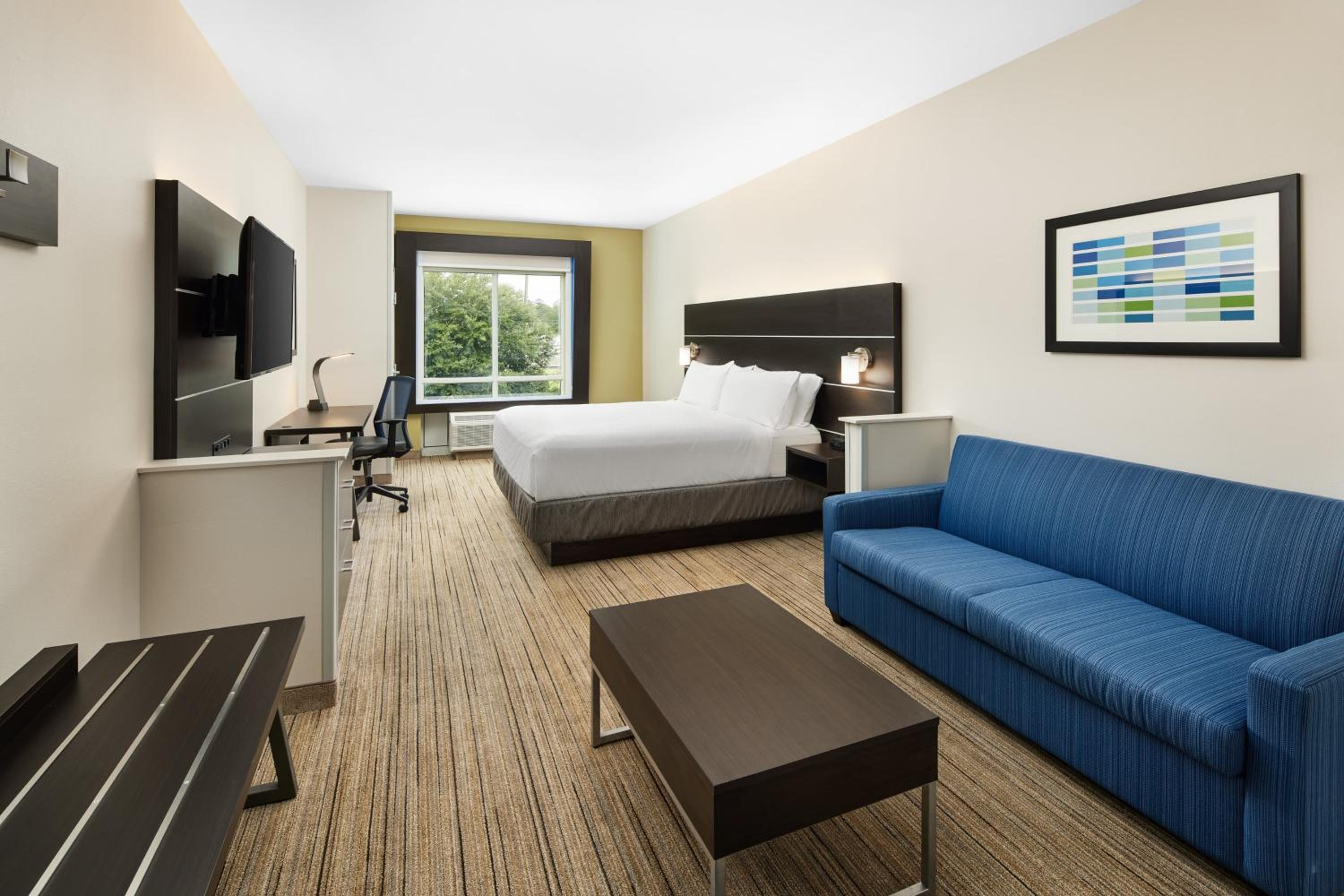 King Suite with Sofa Bed - Photo 2