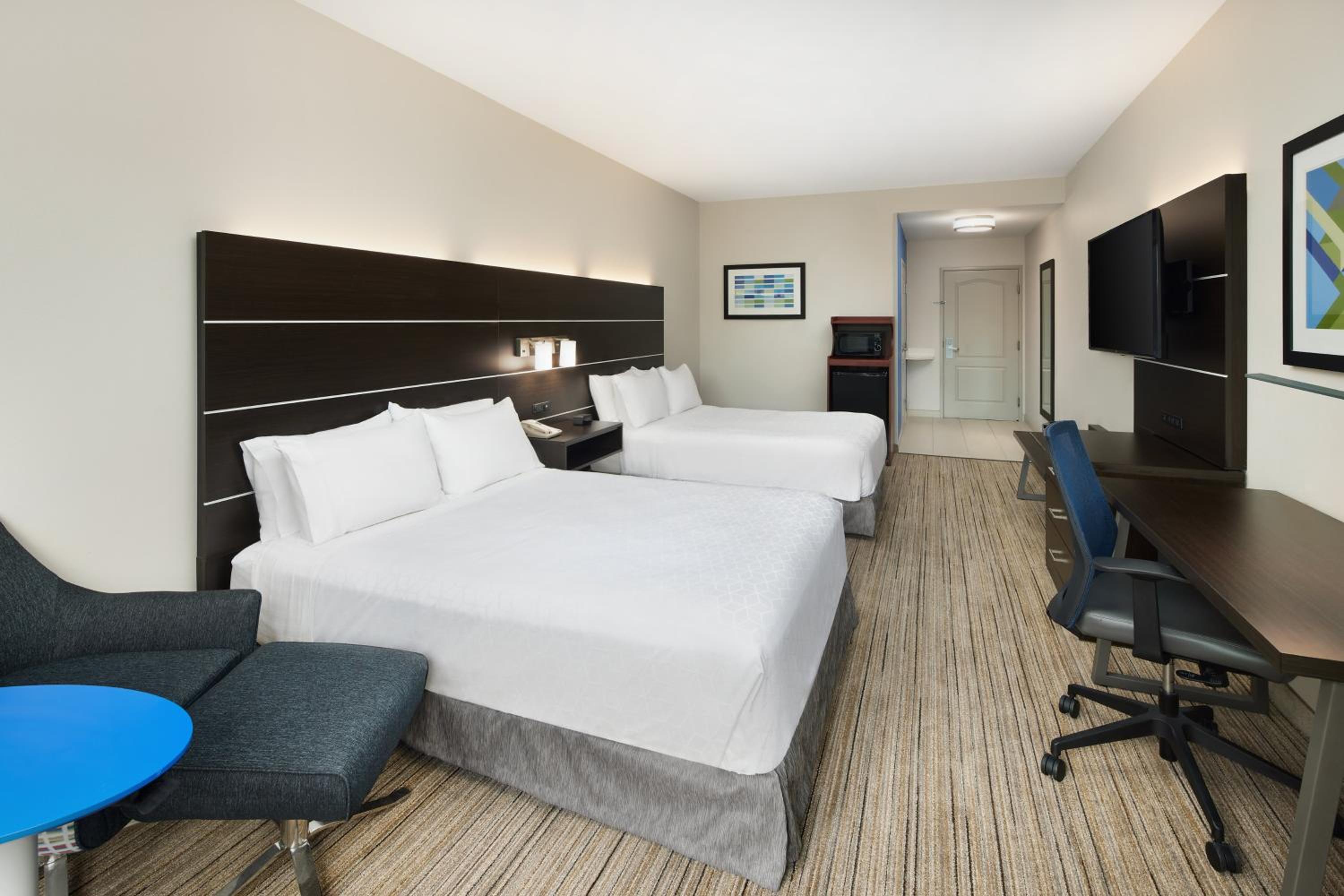 Queen Room with Two Queen Beds and Mobility Accessible Tub - Photo 1