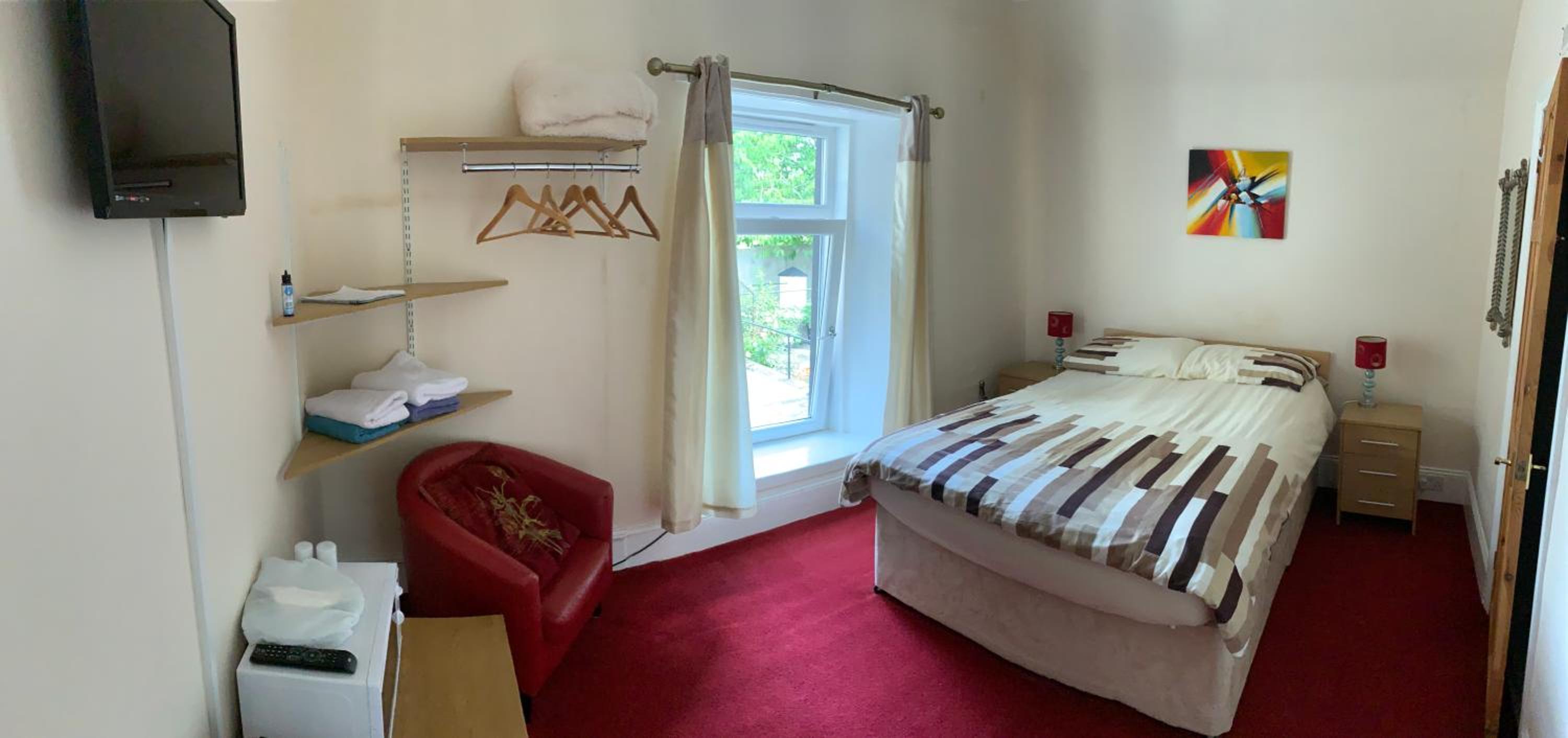 Double Room with Private Bathroom - Photo 2