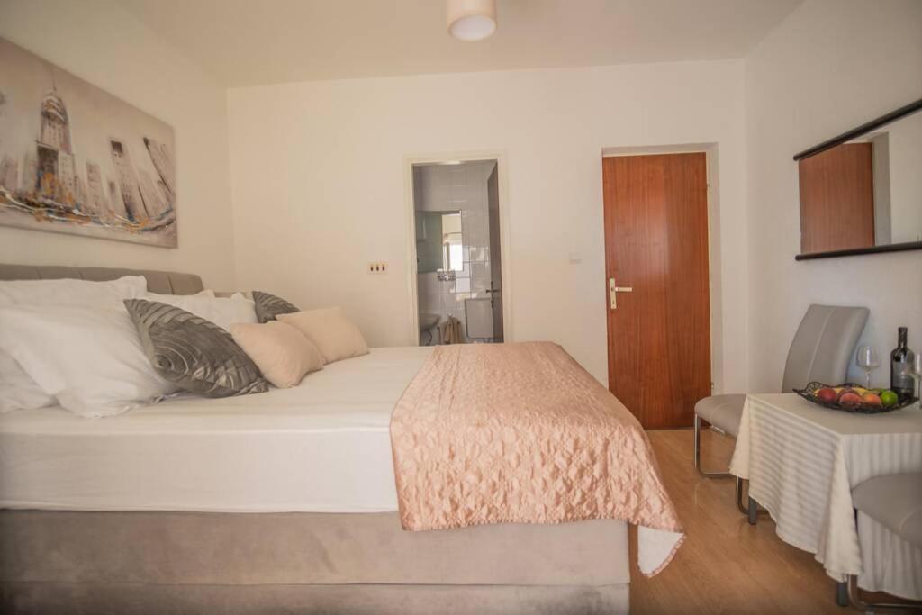 Two-Bedroom Apartment photo 2