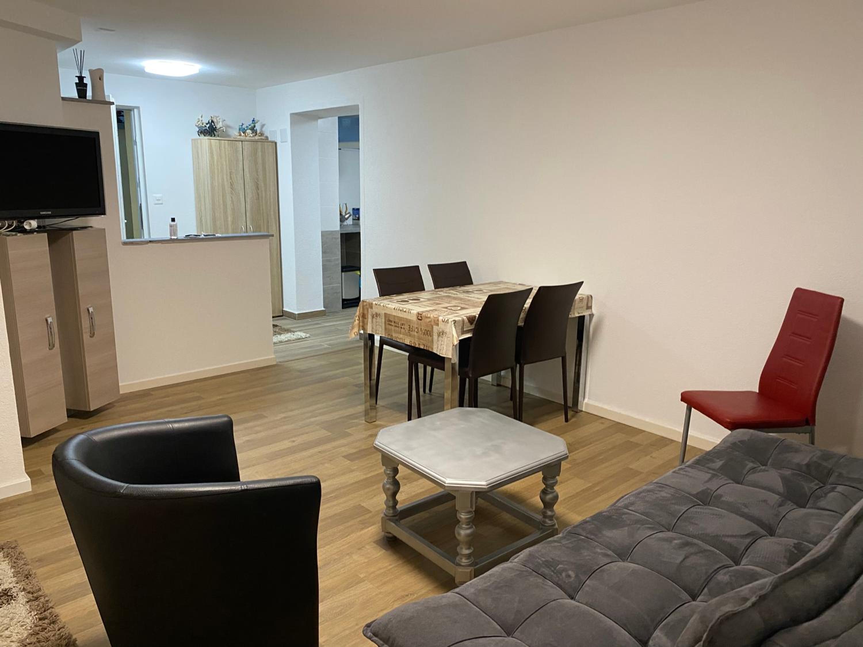 One-Bedroom Apartment - Photo 4