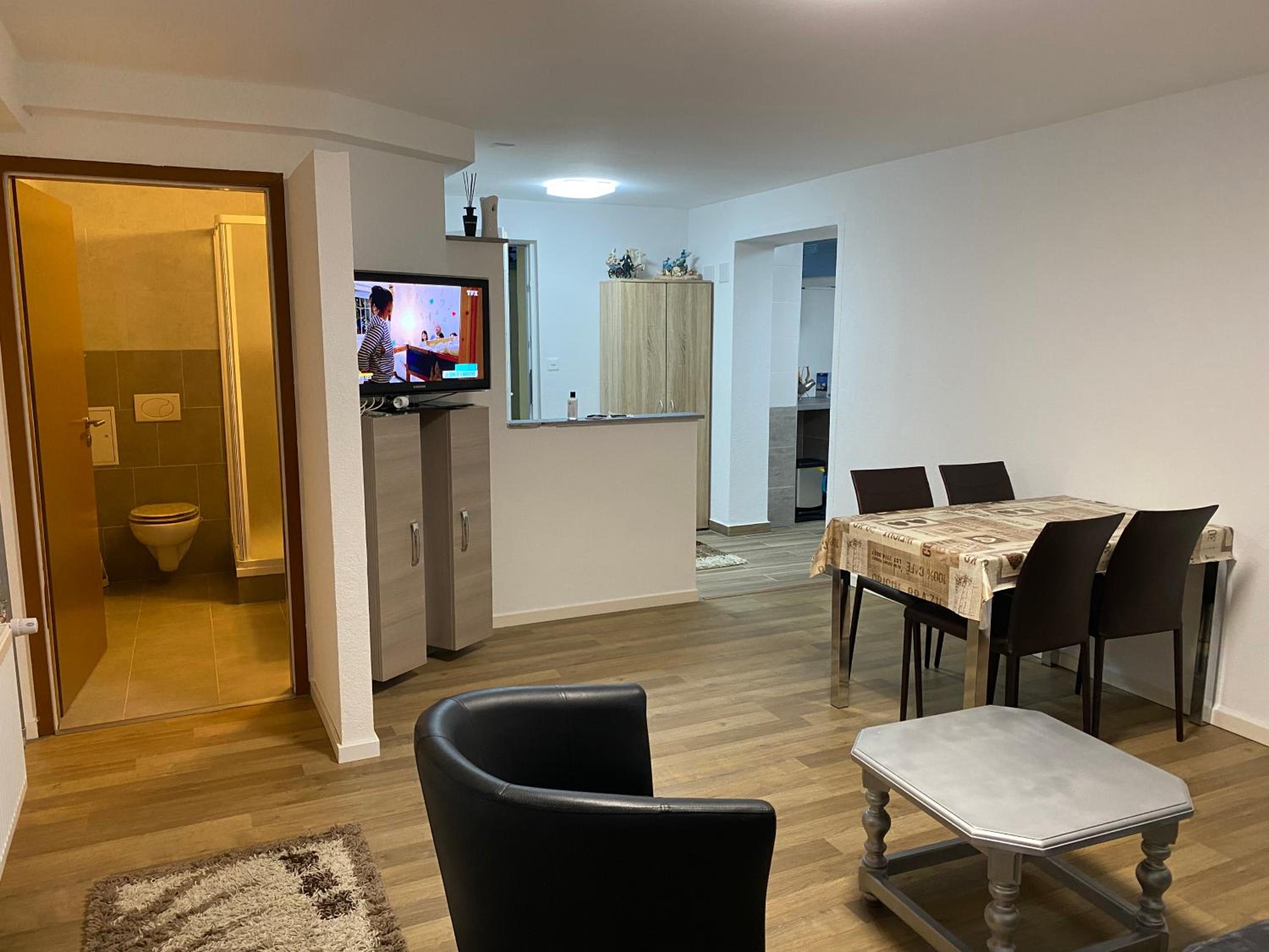 One-Bedroom Apartment - Photo 3