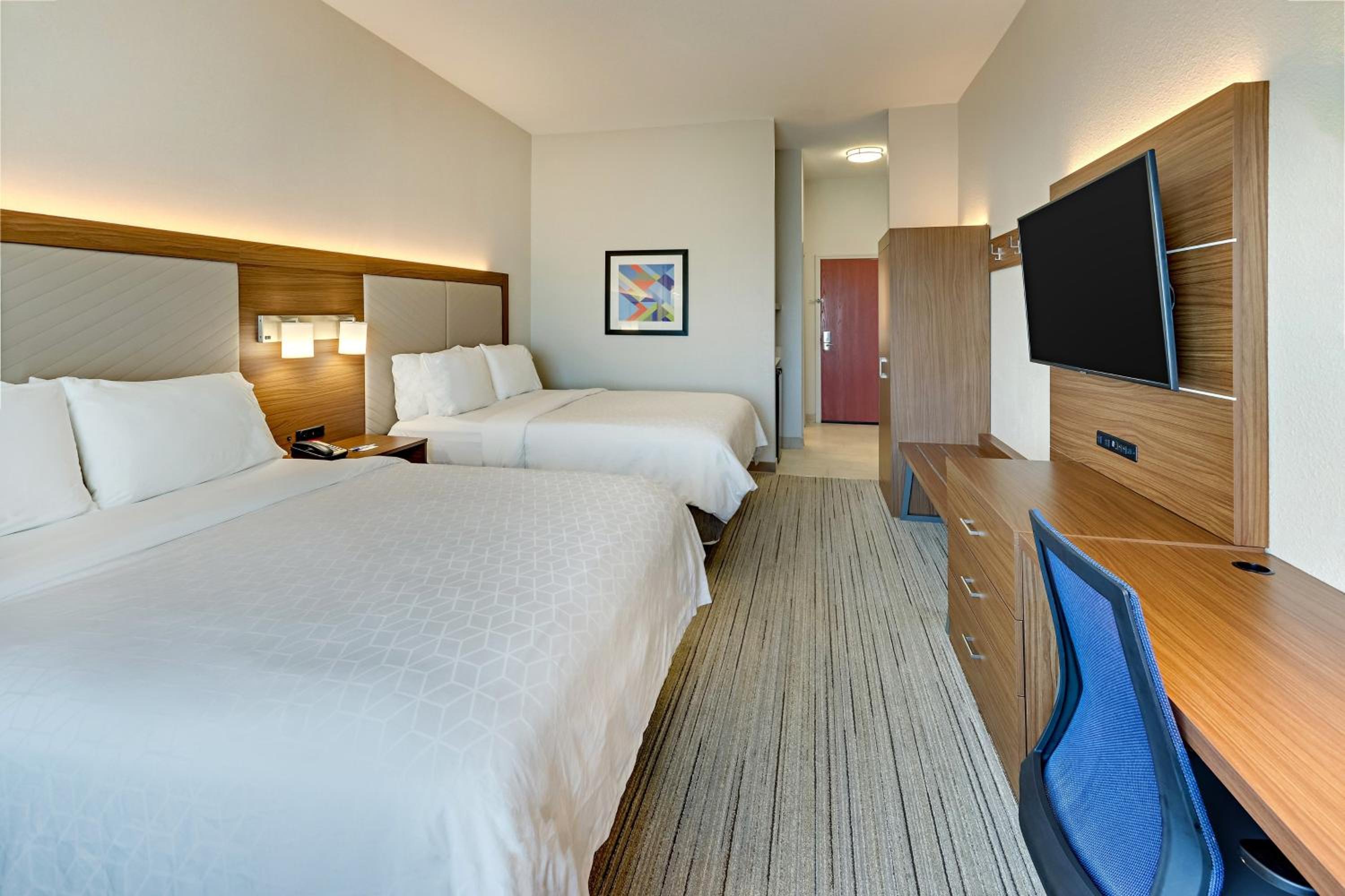 Standard Room with Two Queen Beds