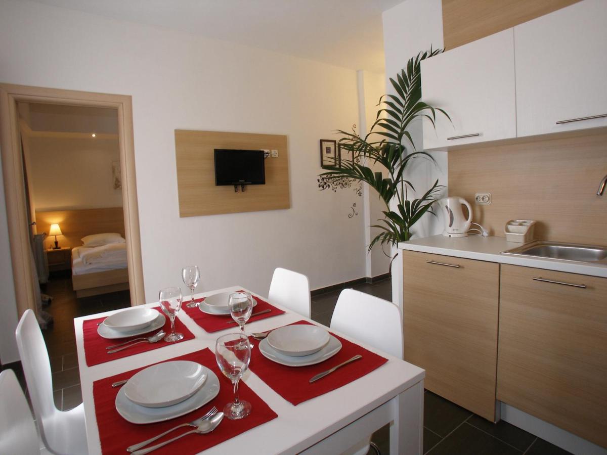 One-Bedroom Apartment with Balcony