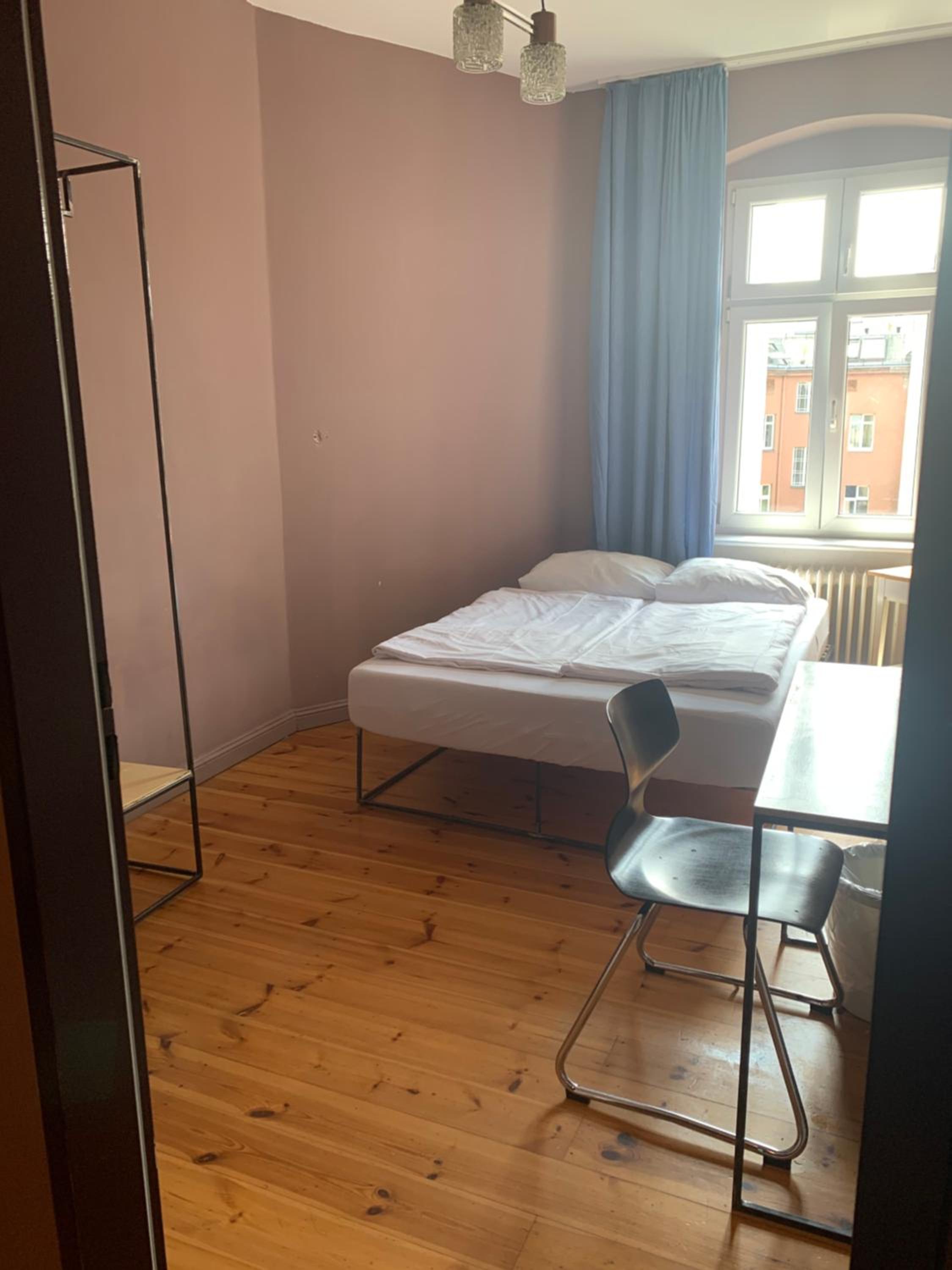 Double Room with Shared Bathroom photo 2